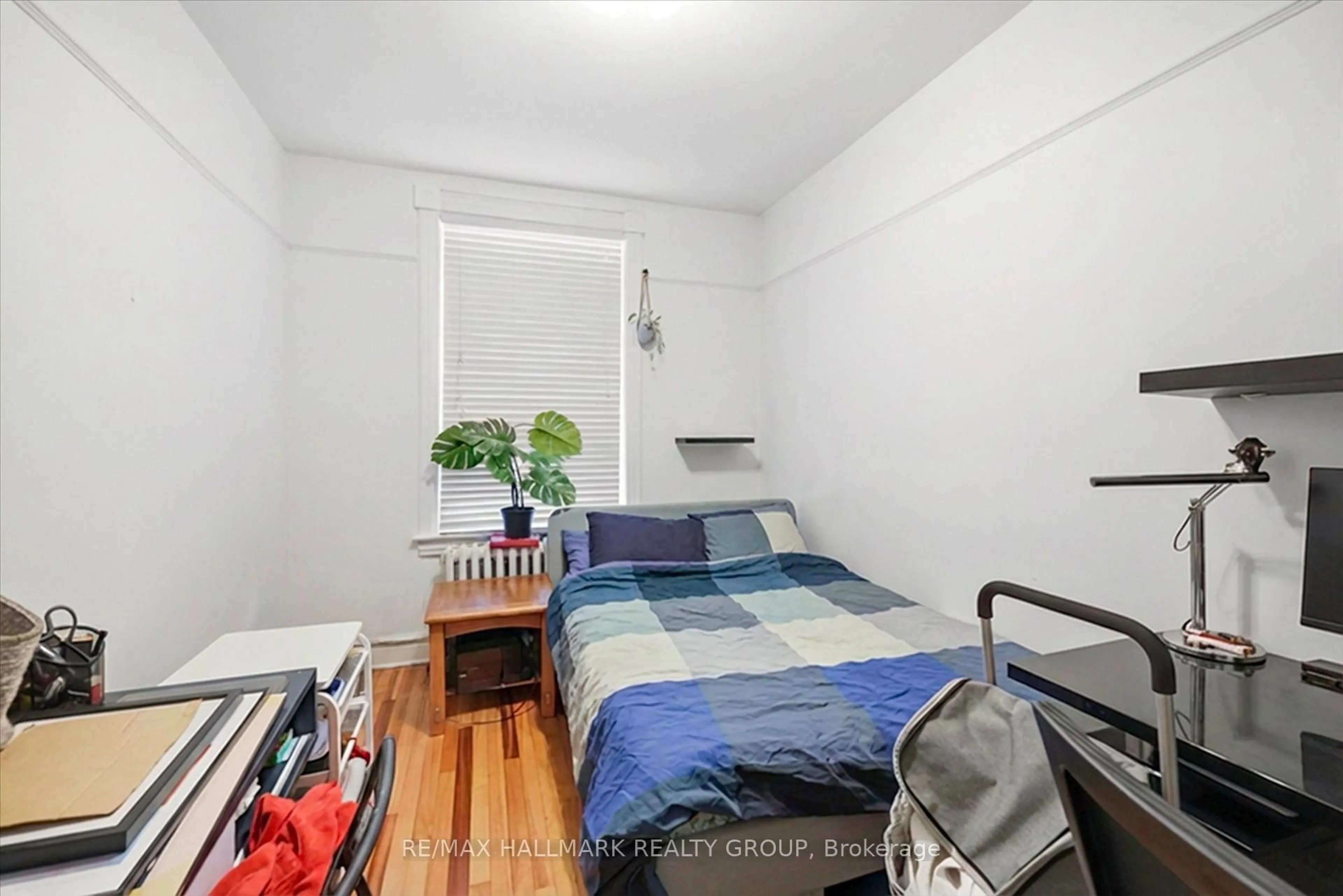 A pic of a room for 44 St. Andrew St, Ottawa Ontario K1N 5E9