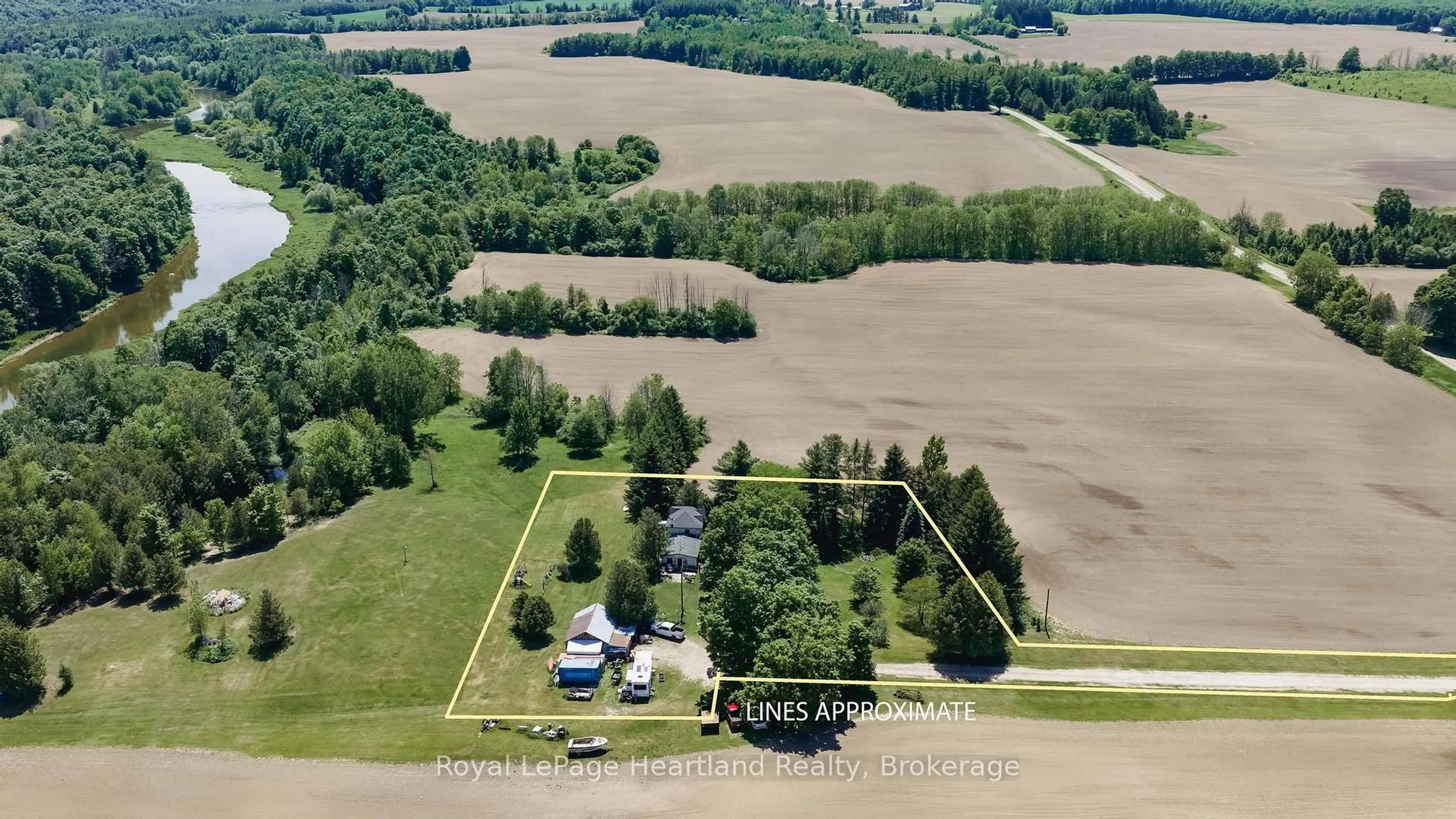 A pic from outside/outdoor area/front of a property/back of a property/a pic from drone, unknown for 86492 Beecroft Line, North Huron Ontario N0G 2W0