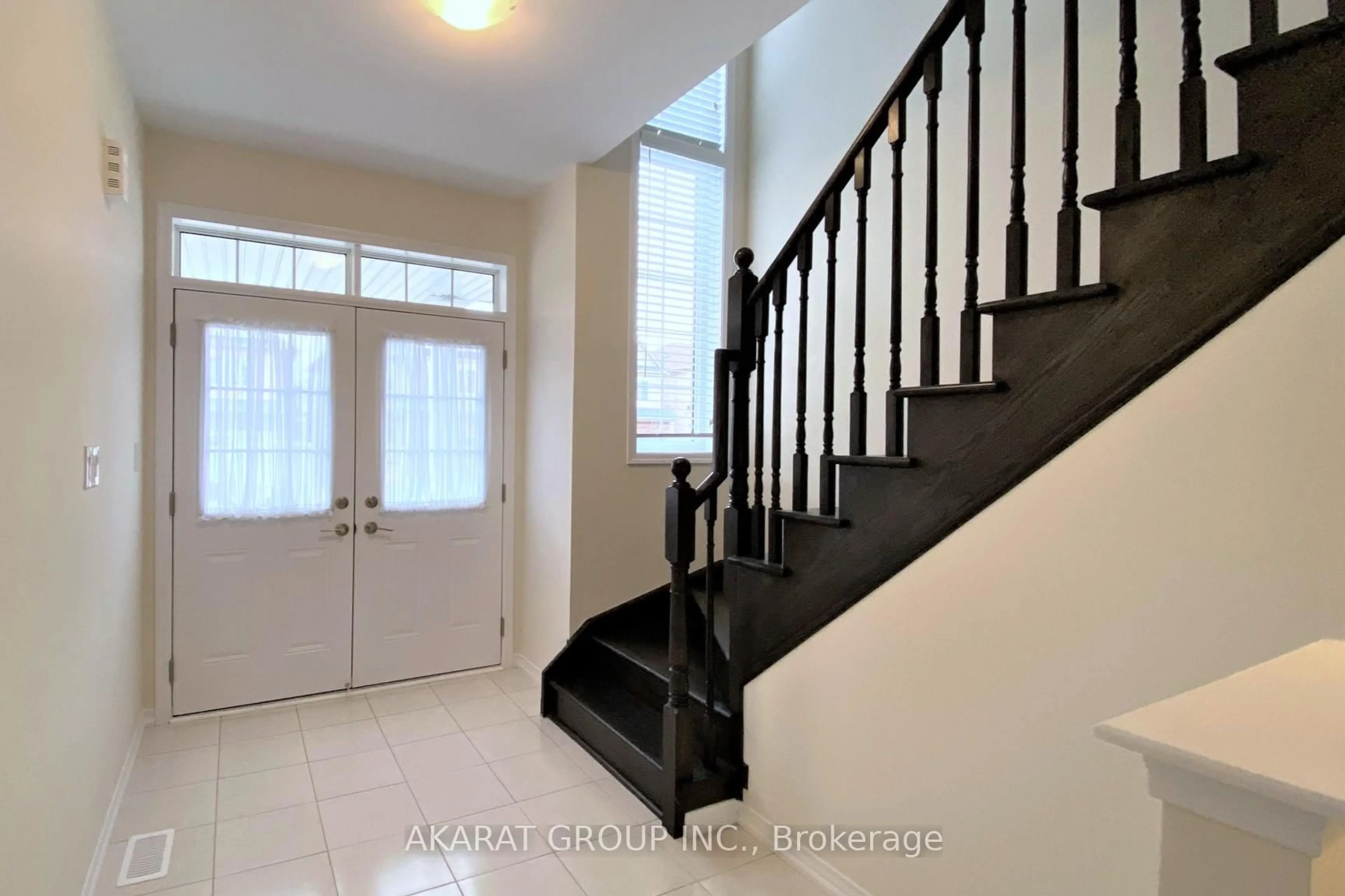 Indoor entryway for 6 Doreen Dr, Thorold Ontario L3B 0G7