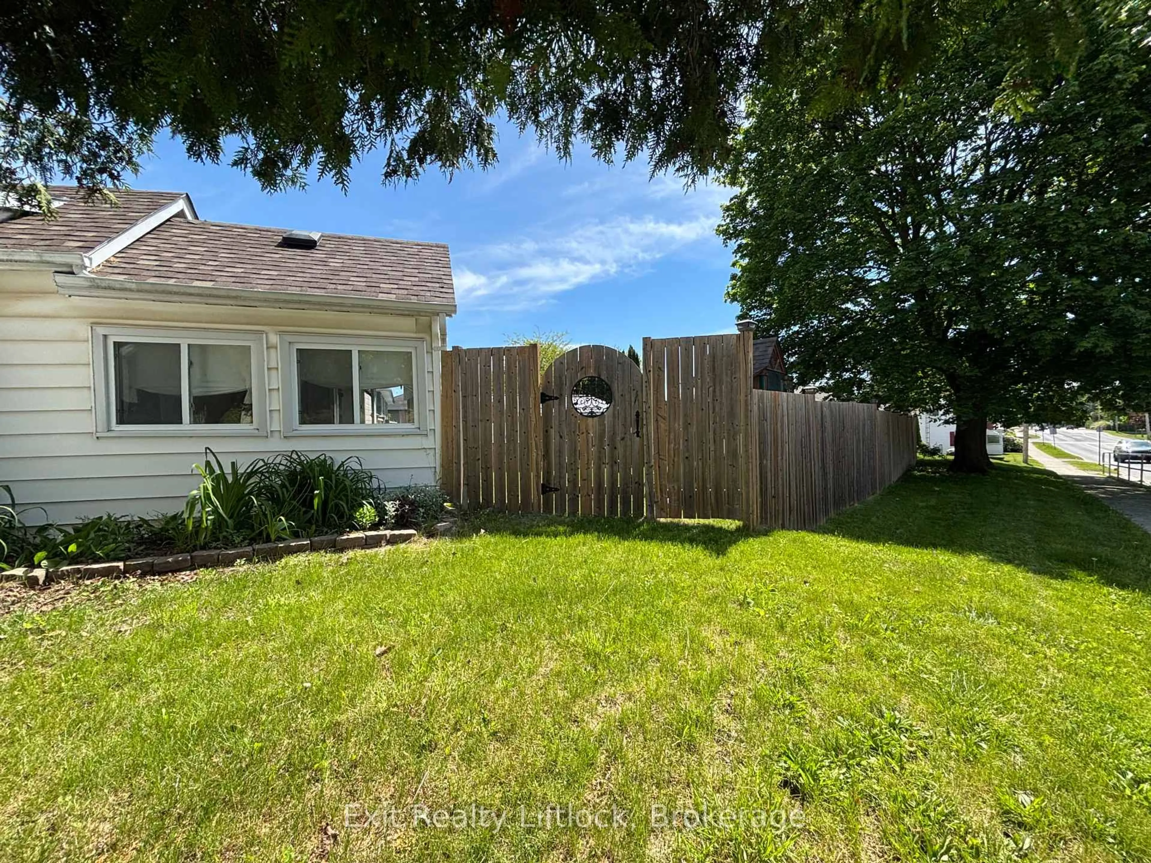 A pic from outside/outdoor area/front of a property/back of a property/a pic from drone, unknown for 43 Toronto Rd, Port Hope Ontario L1A 3R6
