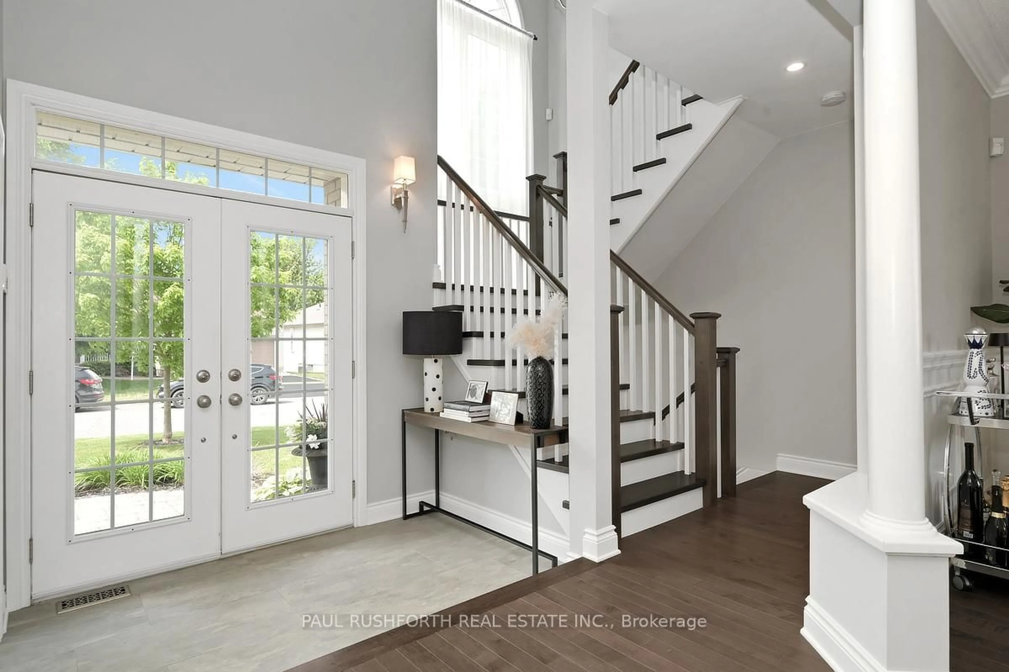 Indoor entryway for 9 Coachman Cres, Stittsville Ontario K2S 1X8