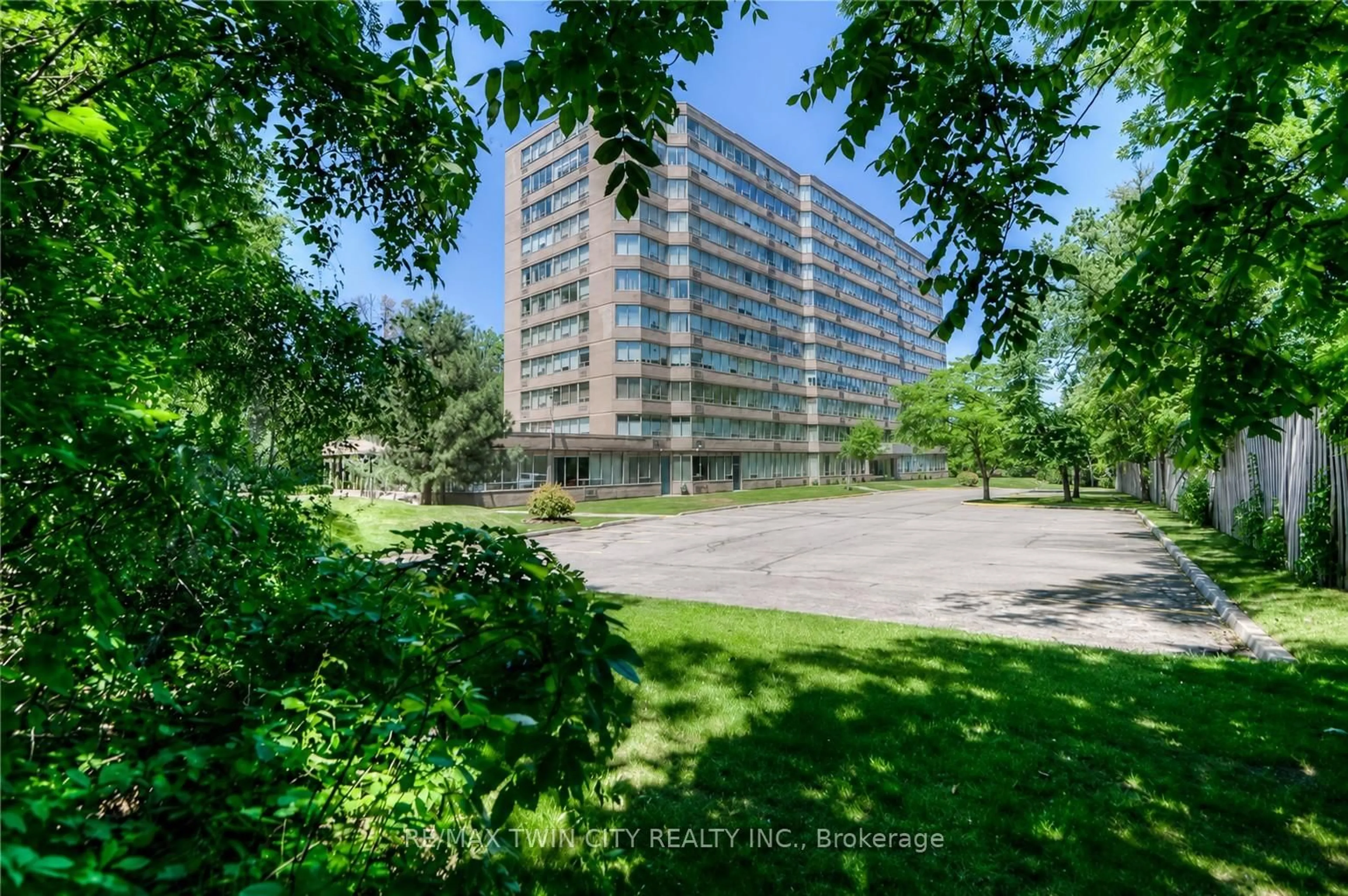 Unknown for 3227 King St #609, Kitchener Ontario N2A 3Z9
