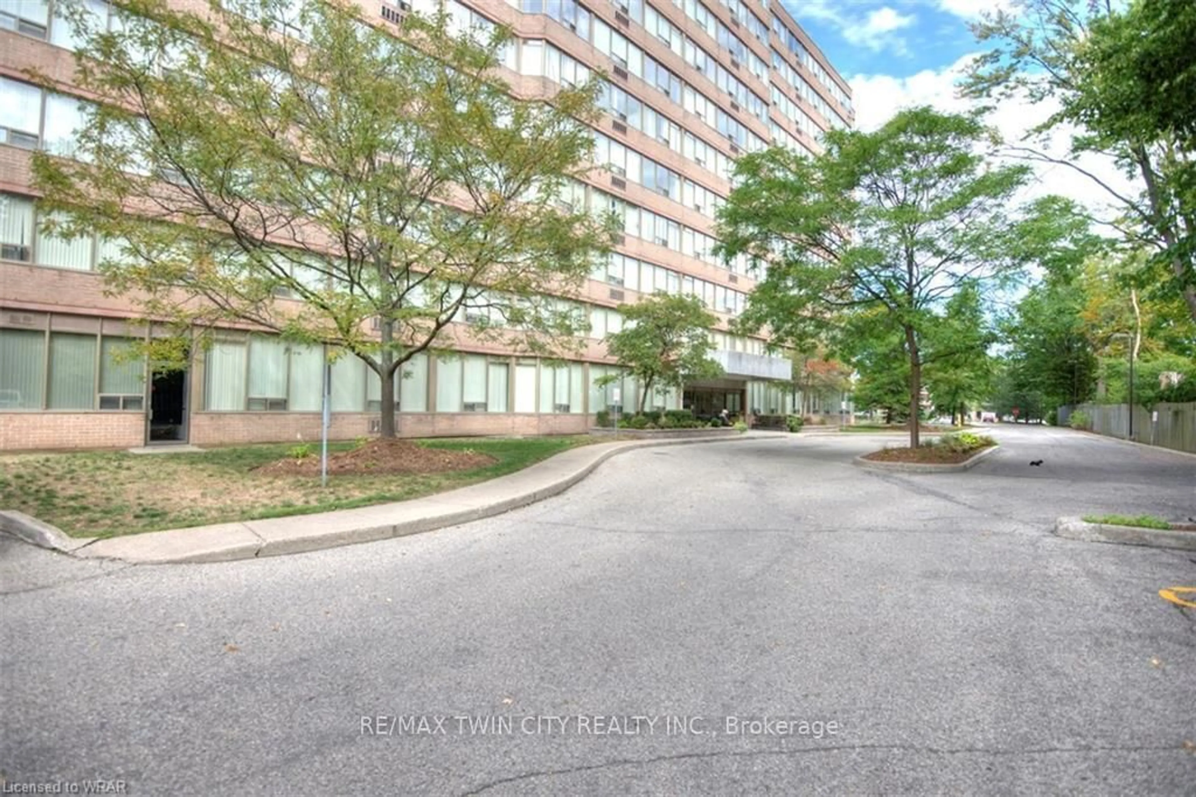 Patio, unknown for 3227 King St #503, Kitchener Ontario N2A 3Z9