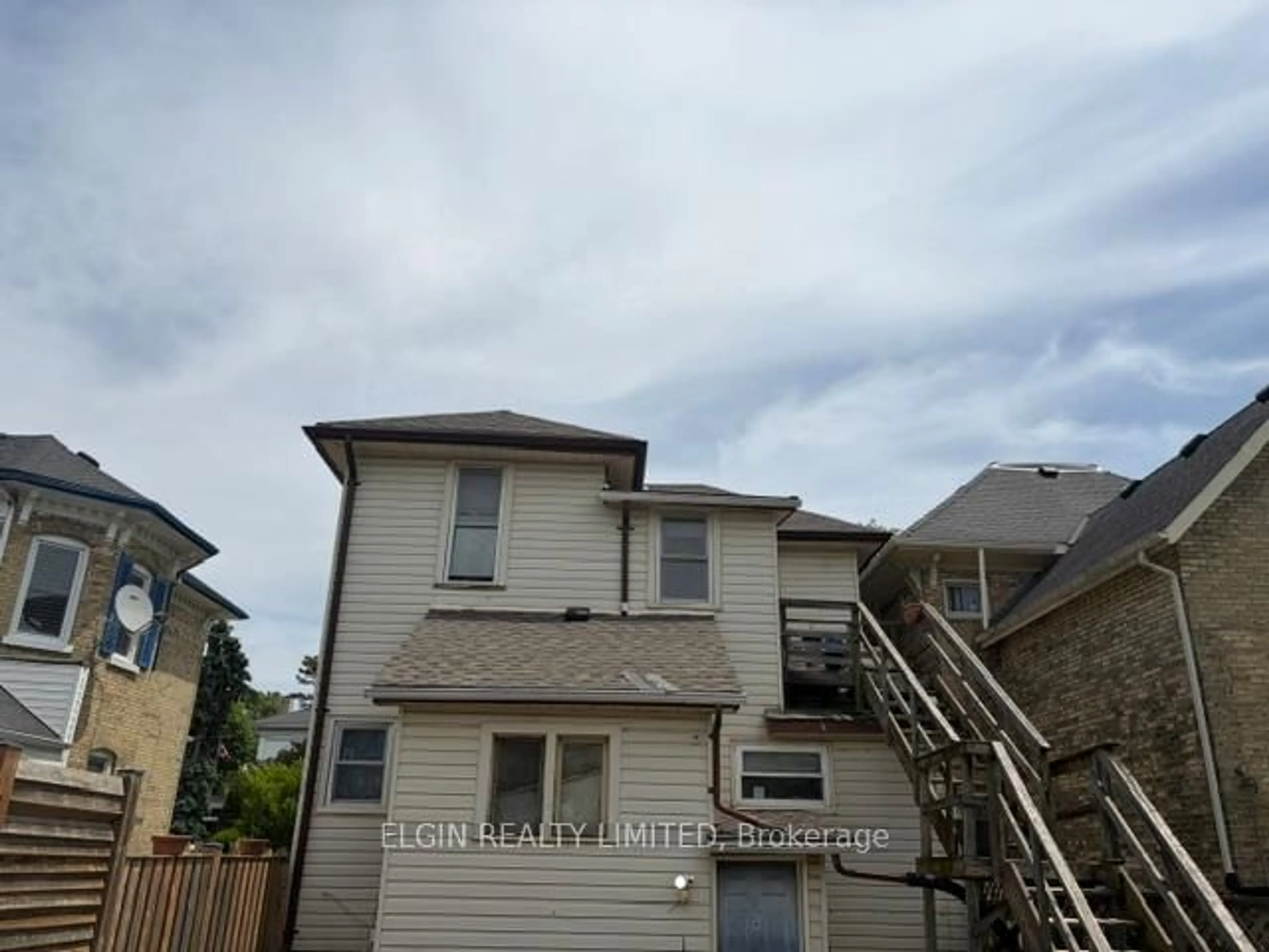 Unknown for 46 Elgin St, St. Thomas Ontario N5R 3M1