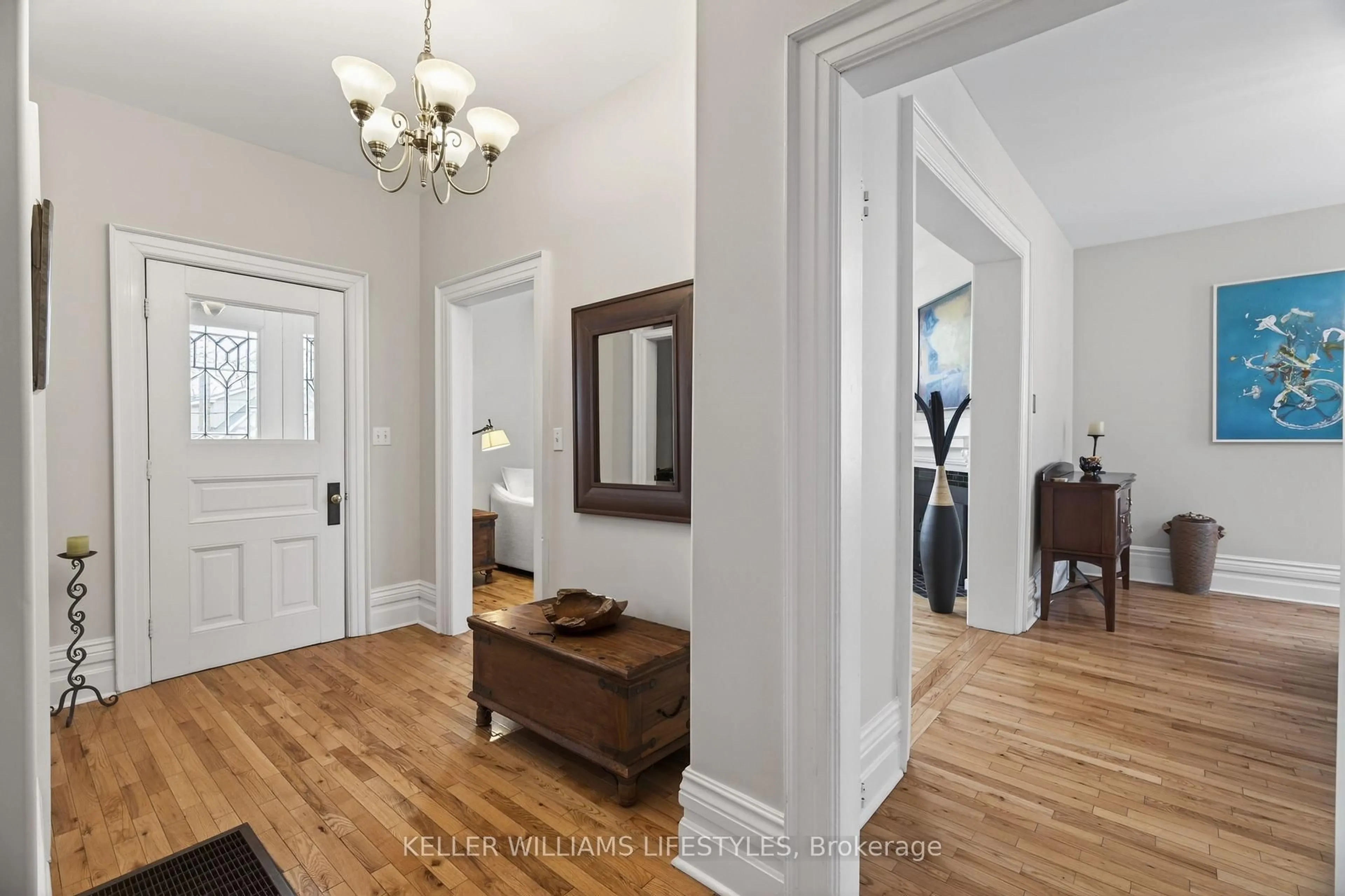 Indoor entryway for 169 Ridout St, London South Ontario N6C 3X7