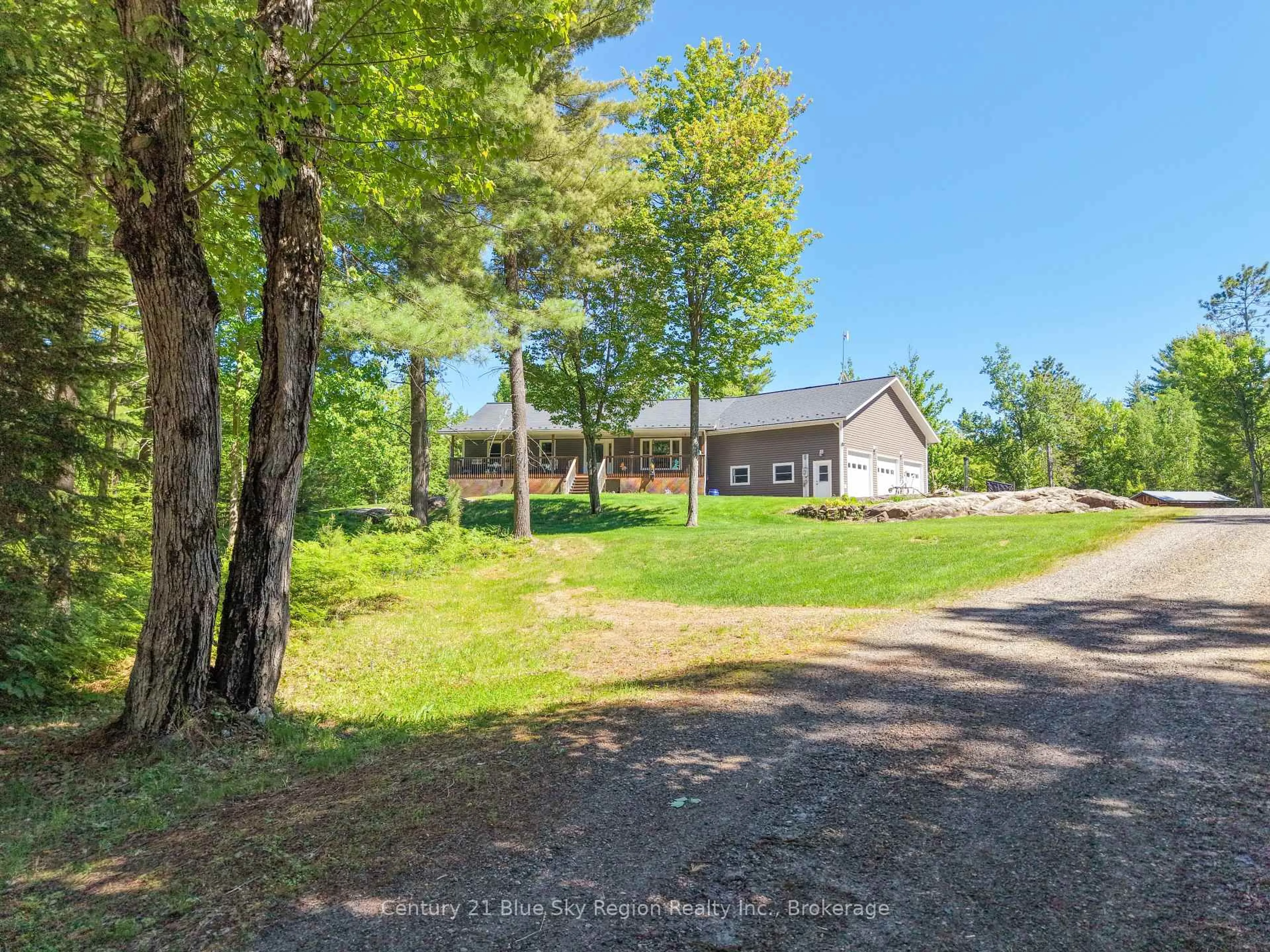 A pic from outside/outdoor area/front of a property/back of a property/a pic from drone, unknown for 106 Lighthouse Rd, Callander Ontario P0H 1H0