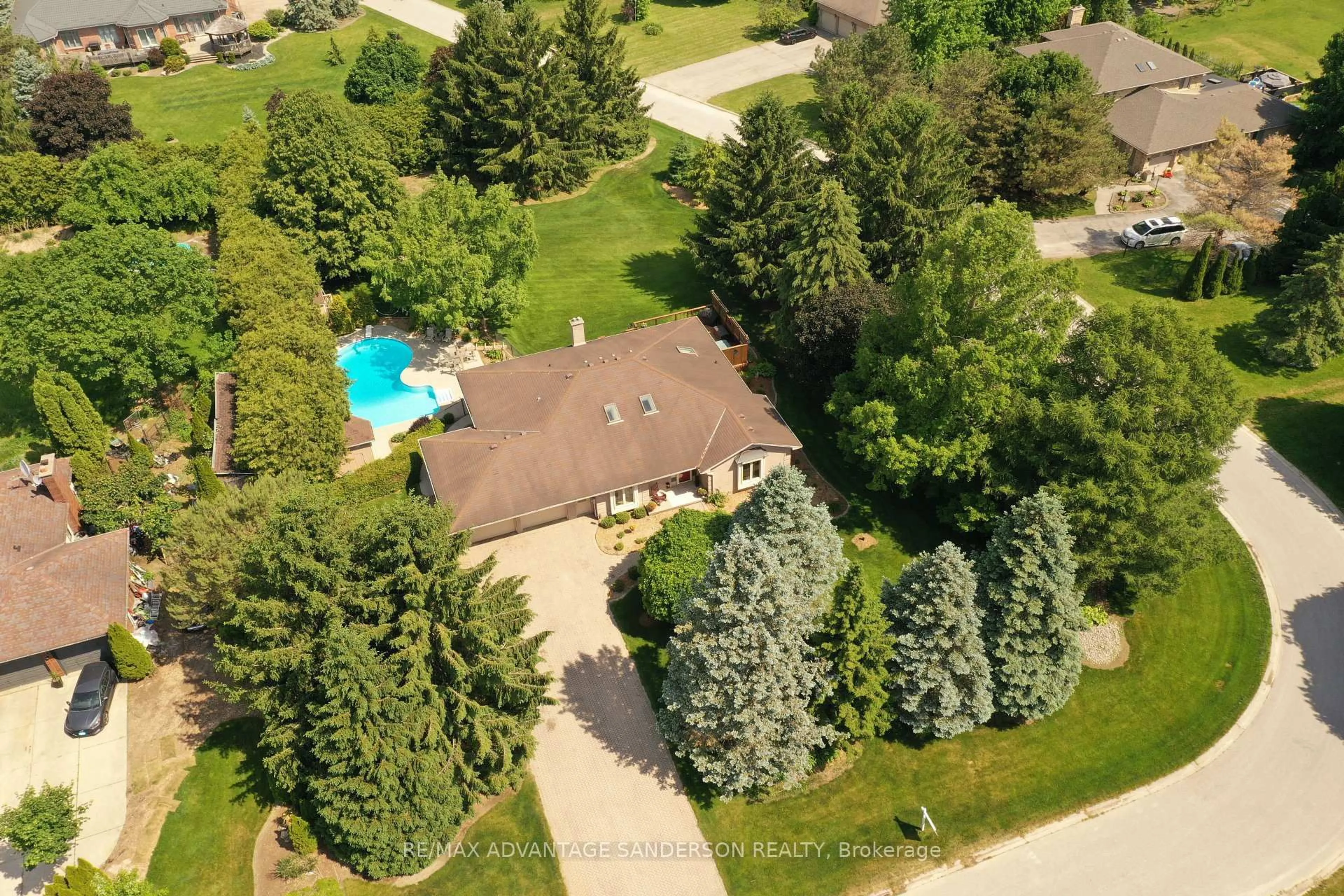 A pic from outside/outdoor area/front of a property/back of a property/a pic from drone, street for 109 Salisbury Dr, Middlesex Centre Ontario N0M 1P0