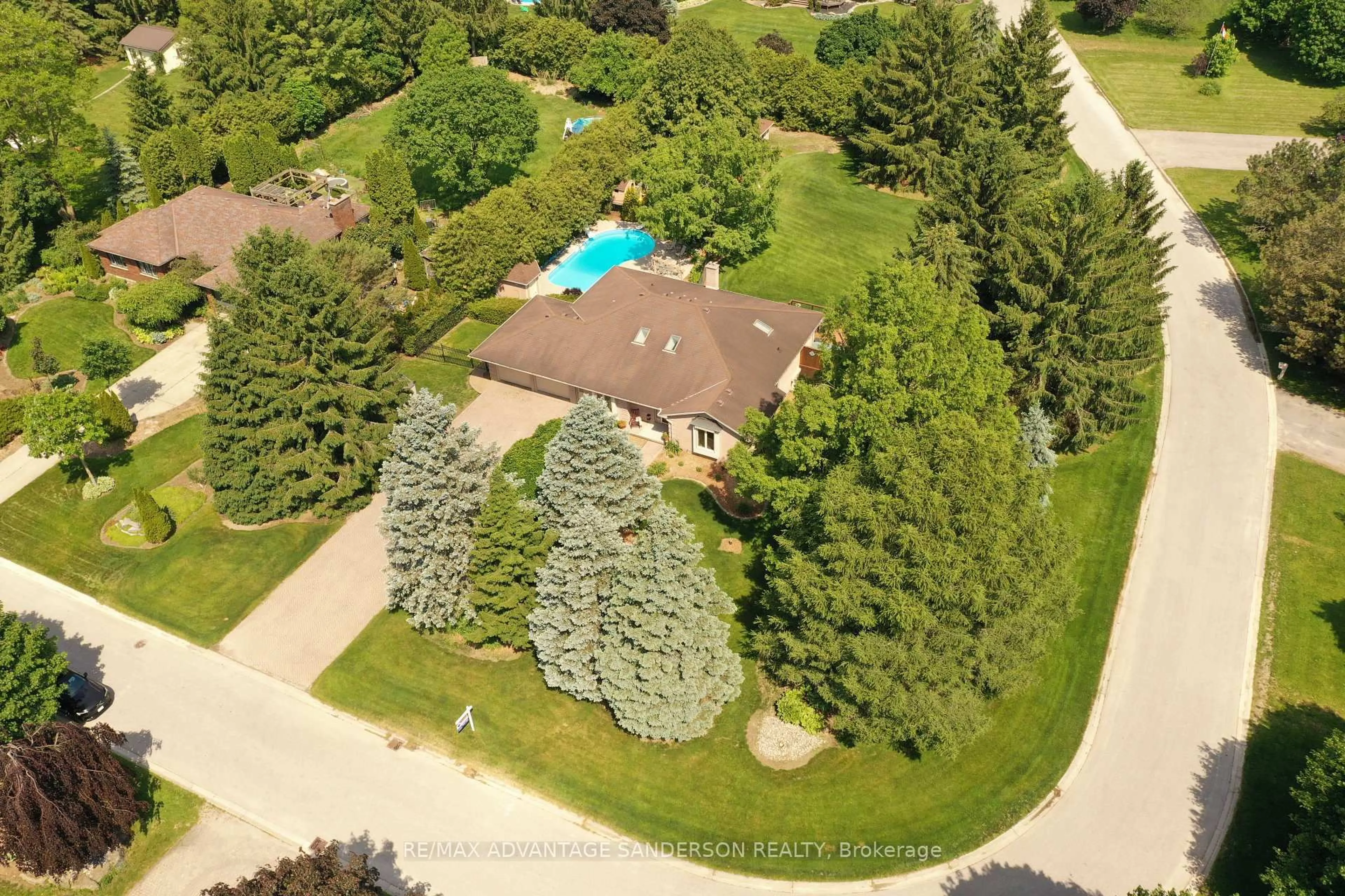 A pic from outside/outdoor area/front of a property/back of a property/a pic from drone, unknown for 109 Salisbury Dr, Middlesex Centre Ontario N0M 1P0