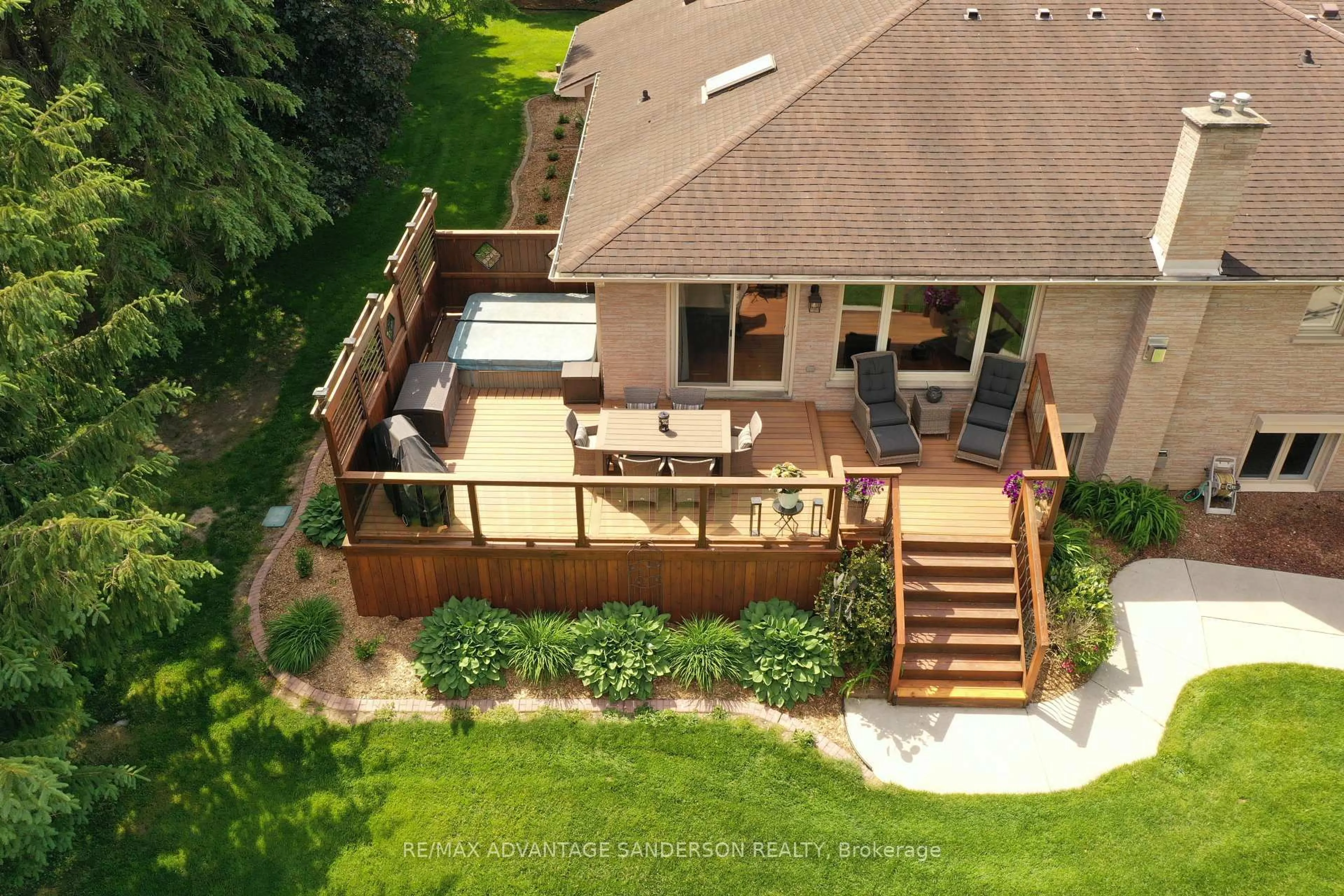 A pic from outside/outdoor area/front of a property/back of a property/a pic from drone, unknown for 109 Salisbury Dr, Middlesex Centre Ontario N0M 1P0