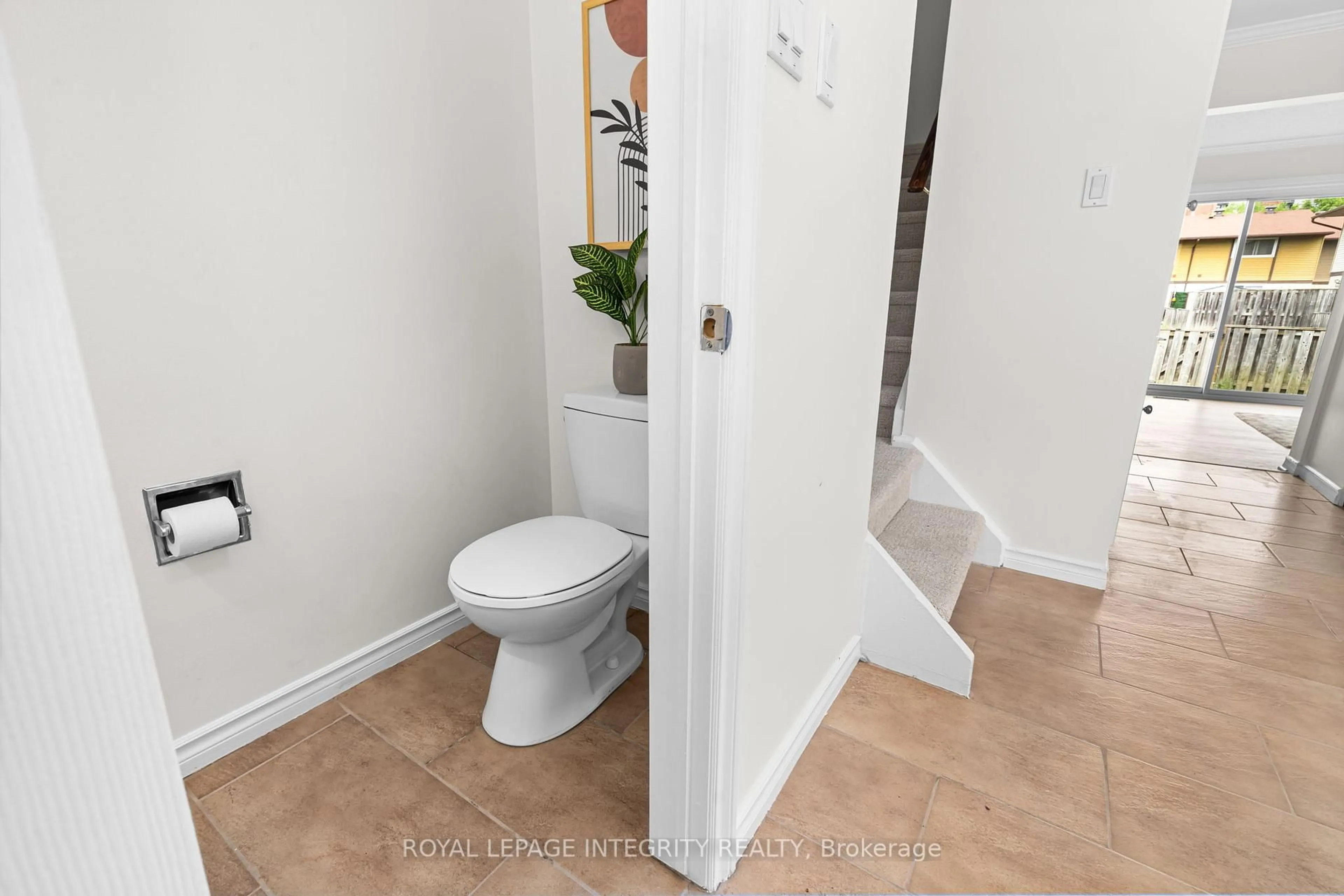 Standard bathroom, unknown for 2570 Southvale Cres #82, Ottawa Ontario K1B 5B7