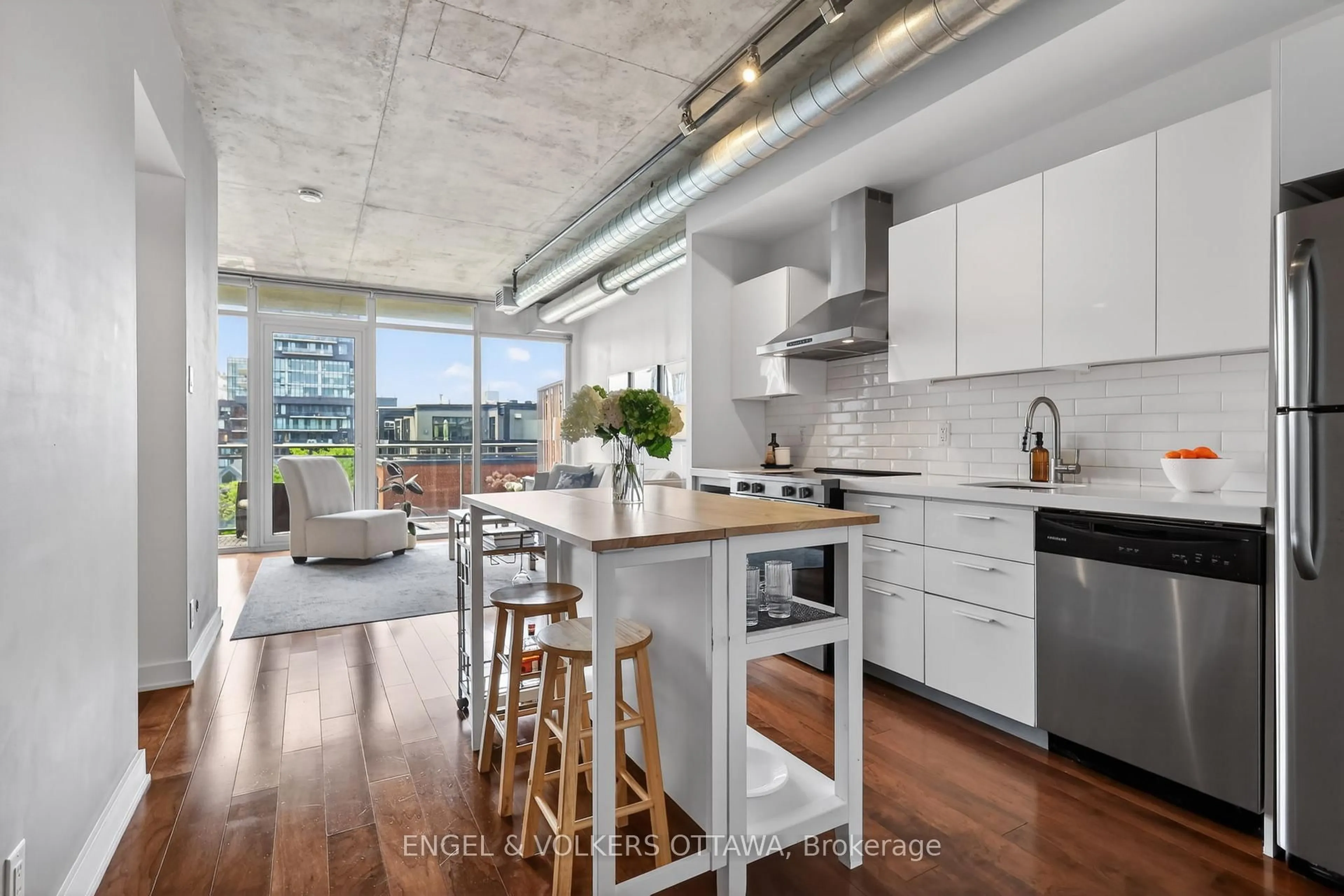 Open concept kitchen, unknown for 340 Mcleod St #533, Ottawa Ontario K2P 1A4