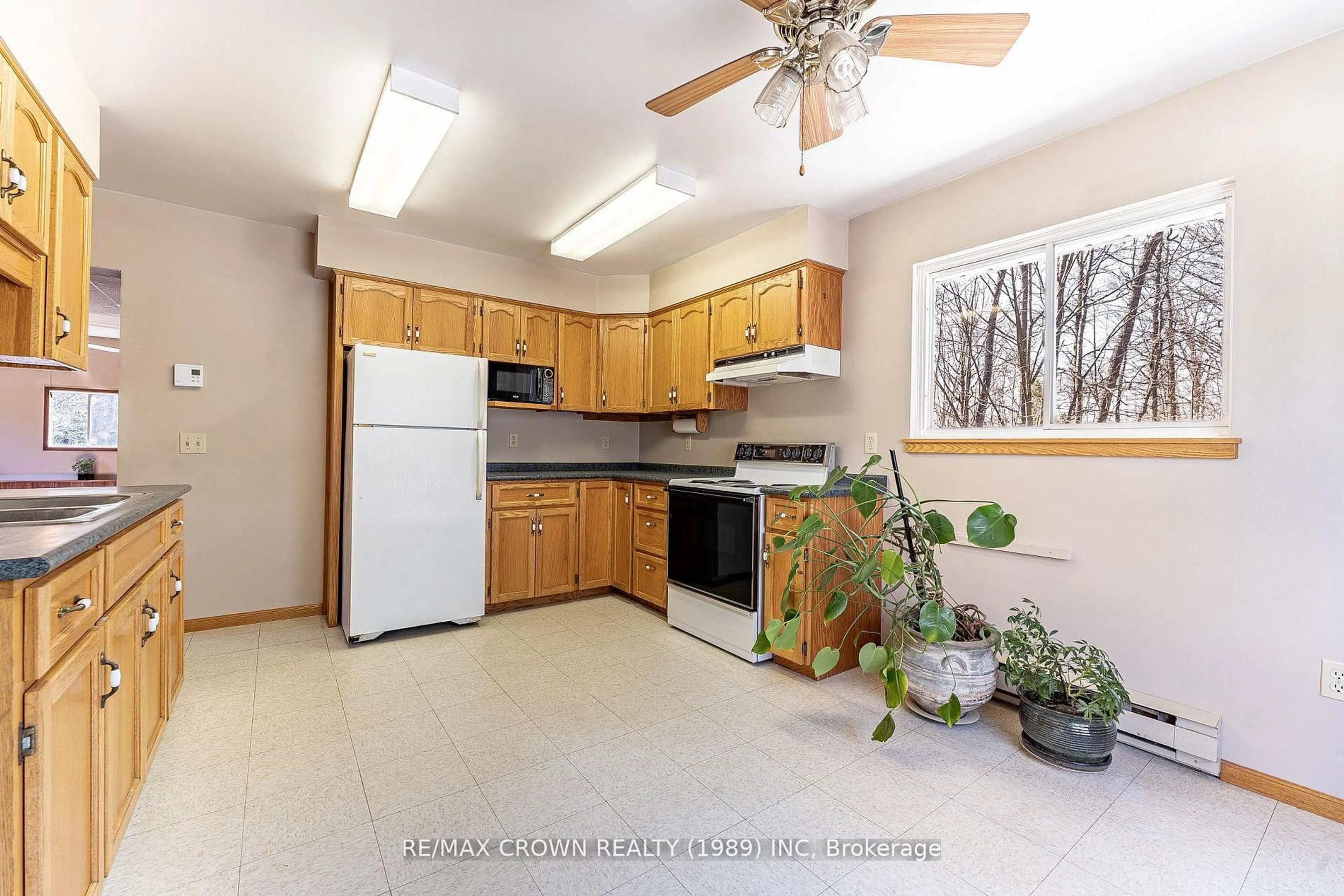Standard kitchen, unknown for 36 Jones Rd, Nipissing Ontario P0H 1H0