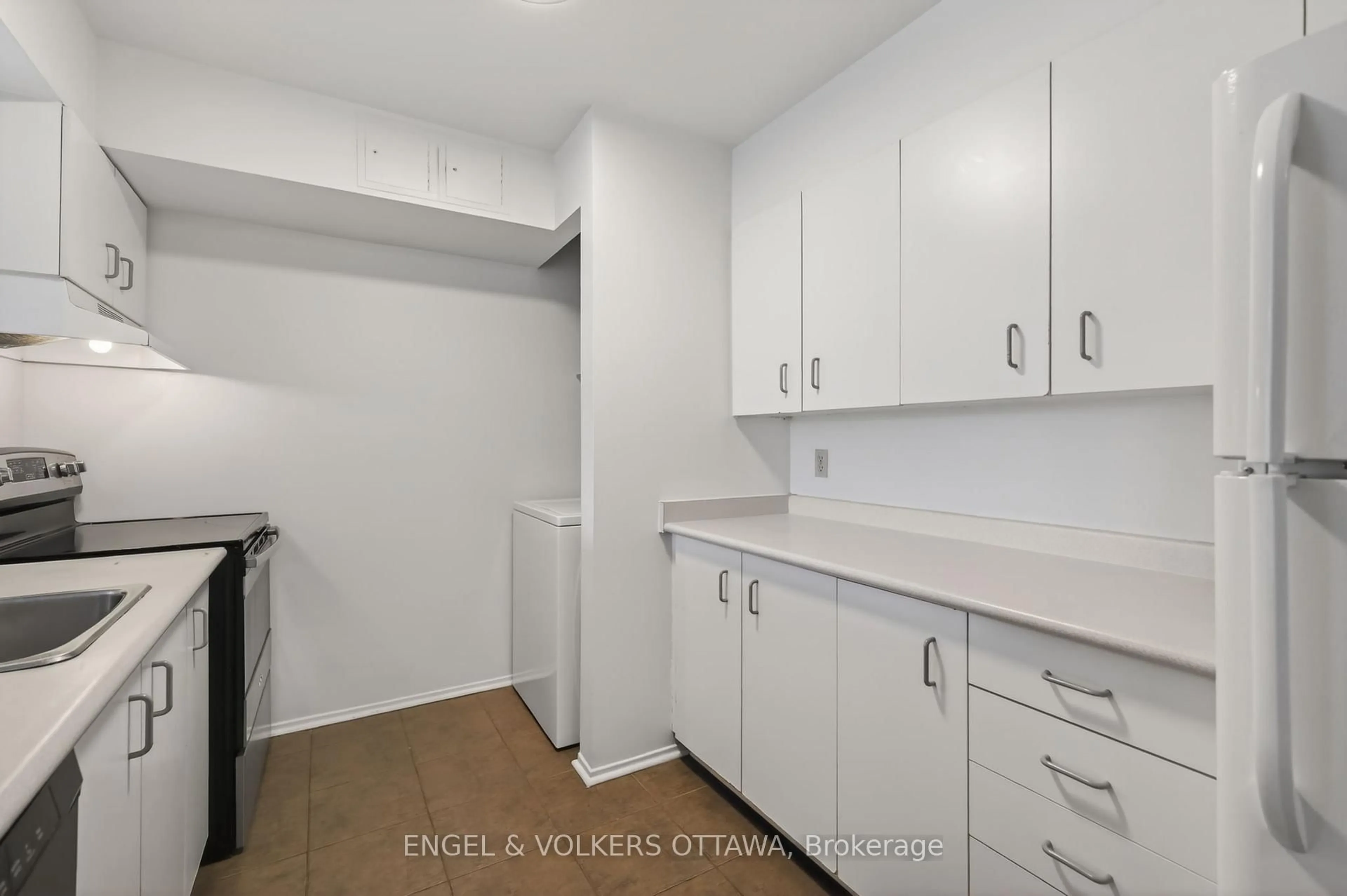 Standard kitchen, unknown for 318 Lorry Greenberg Dr #322, Ottawa Ontario K1T 2R5