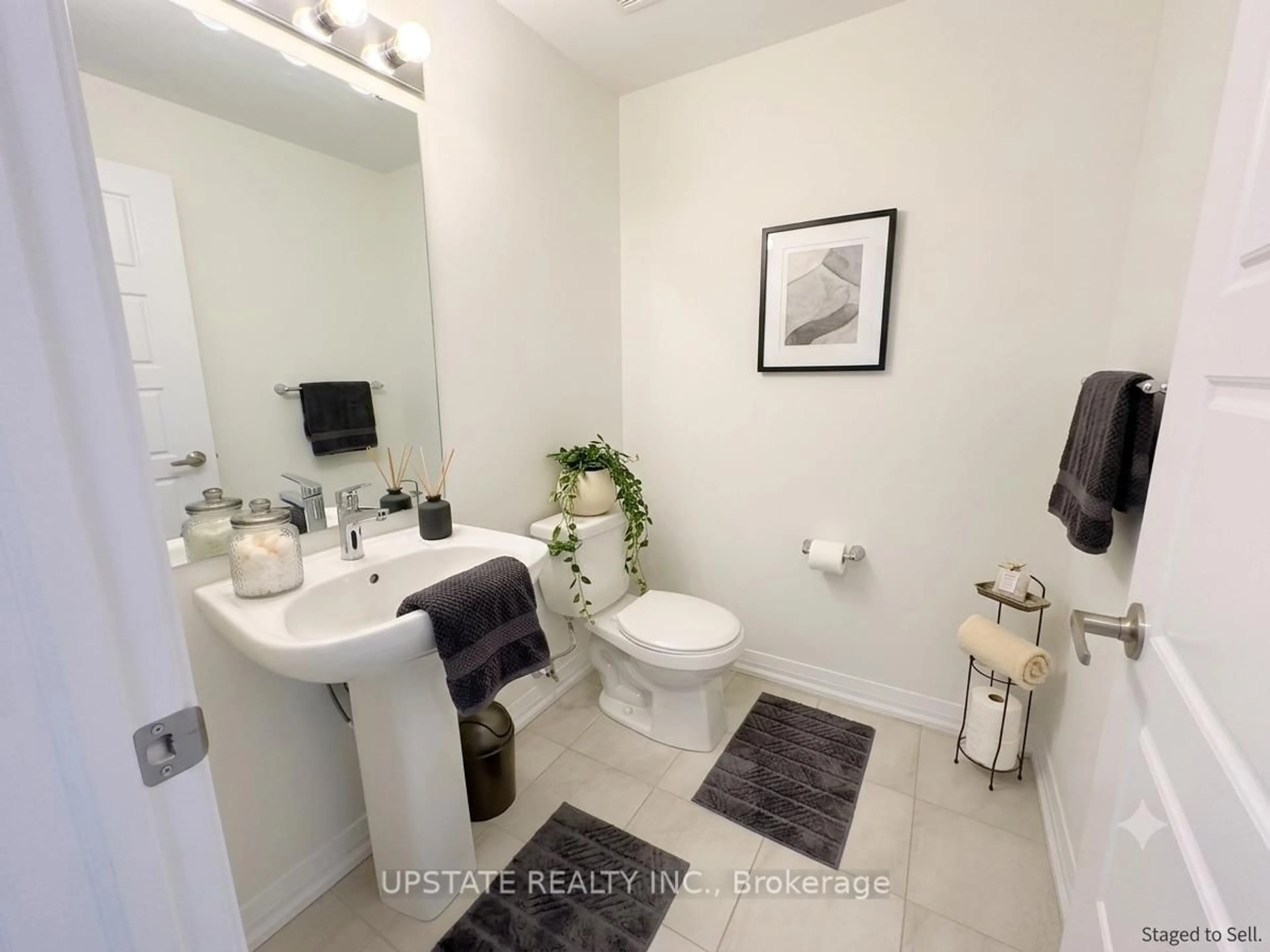 Standard bathroom, ceramic/tile floor for 49 Norwich Cres, Haldimand Ontario N3W 0J4