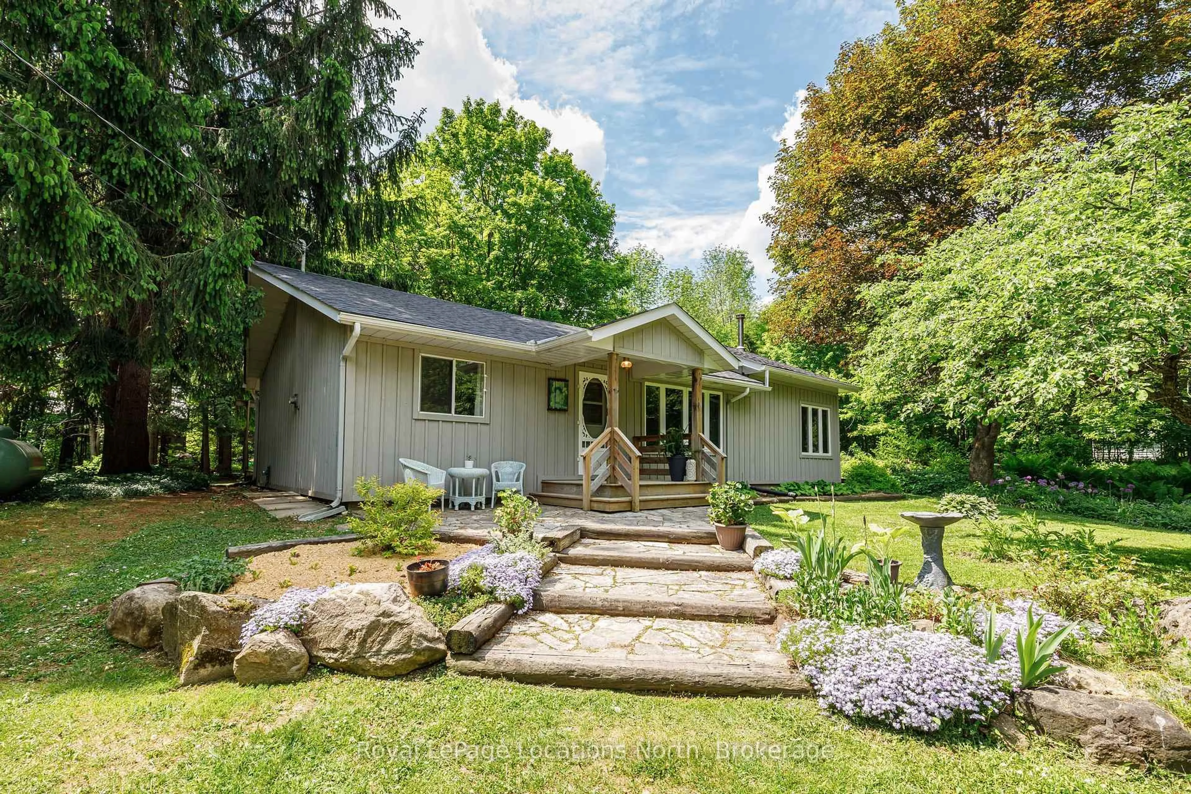 Patio, street for 172 Park St, Grey Highlands Ontario N0C 1E0