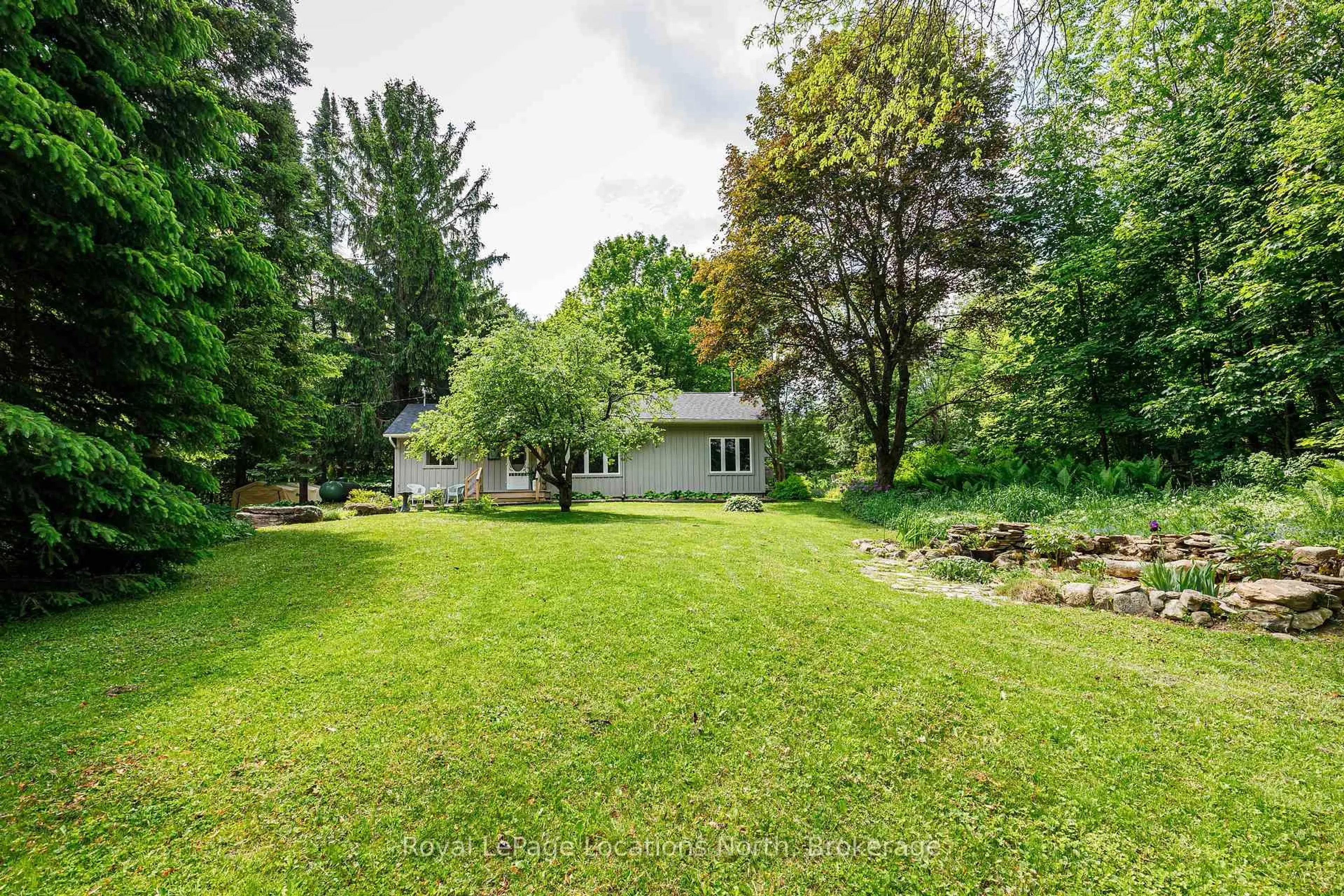 A pic from outside/outdoor area/front of a property/back of a property/a pic from drone, water/lake/river/ocean view for 172 Park St, Grey Highlands Ontario N0C 1E0