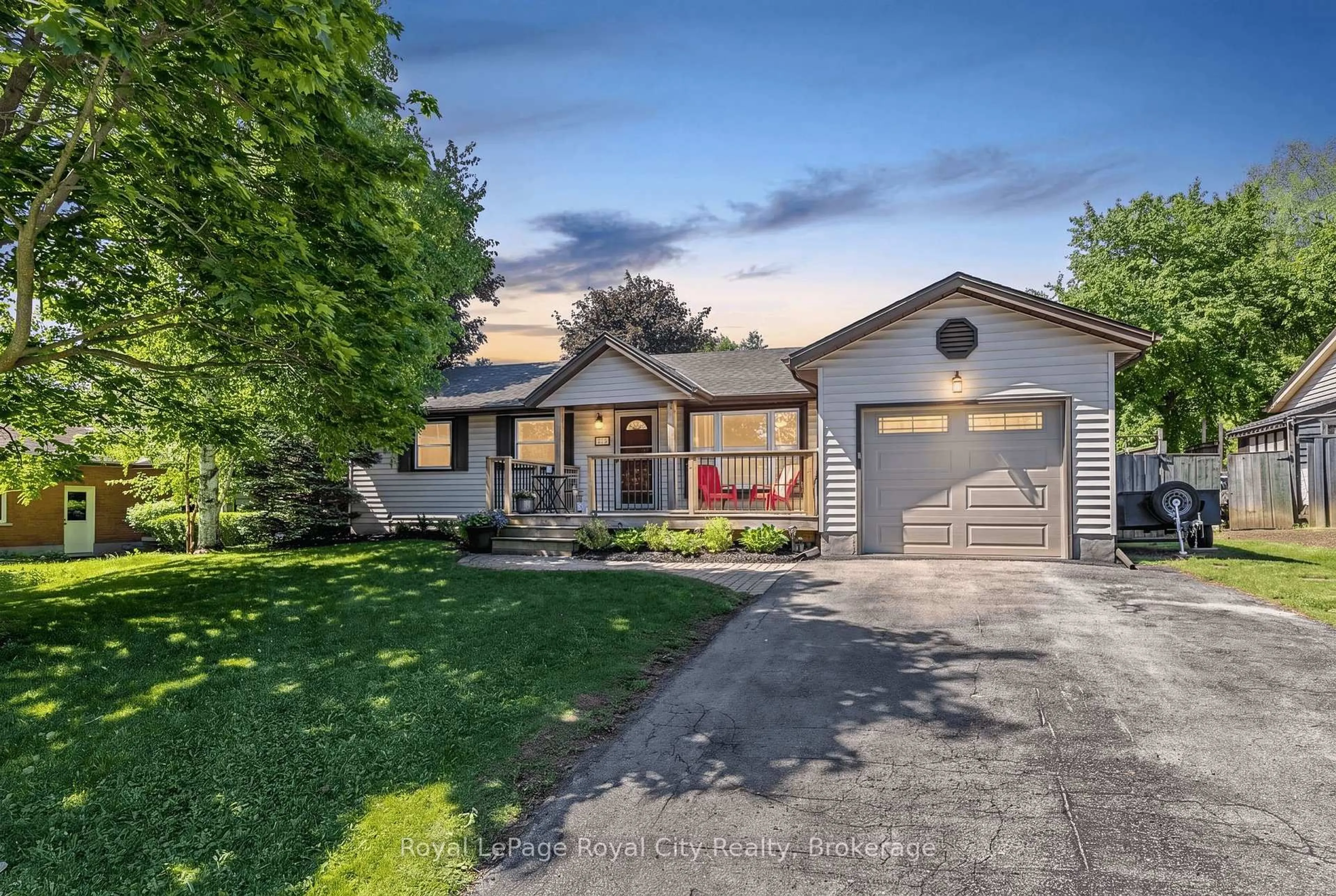 Home with vinyl exterior material, street for 107 Princess St, Guelph/Eramosa Ontario N0B 2K0