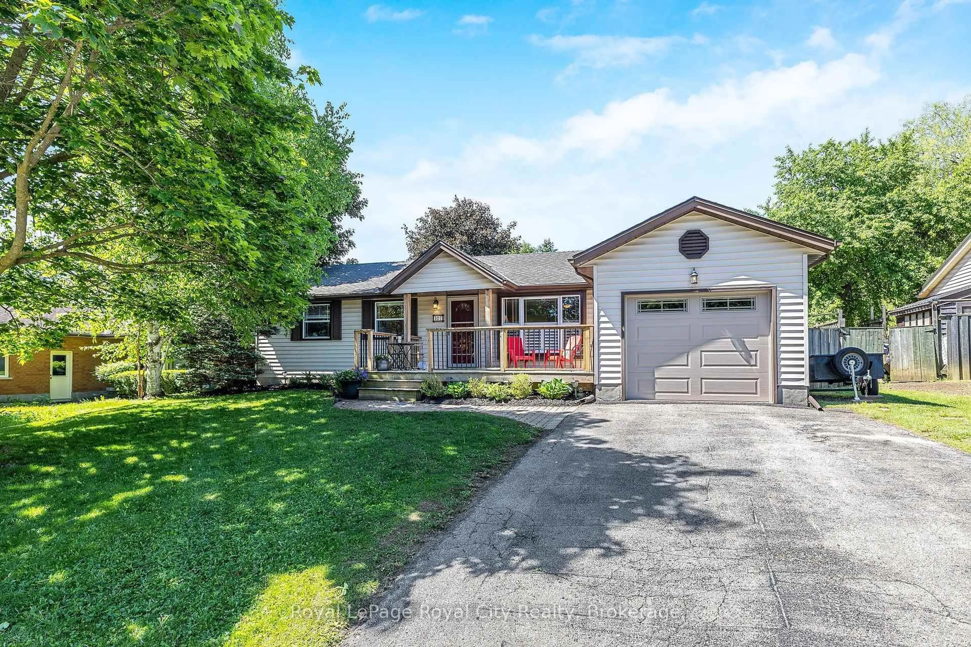 Home with vinyl exterior material, street for 107 Princess St, Guelph/Eramosa Ontario N0B 2K0