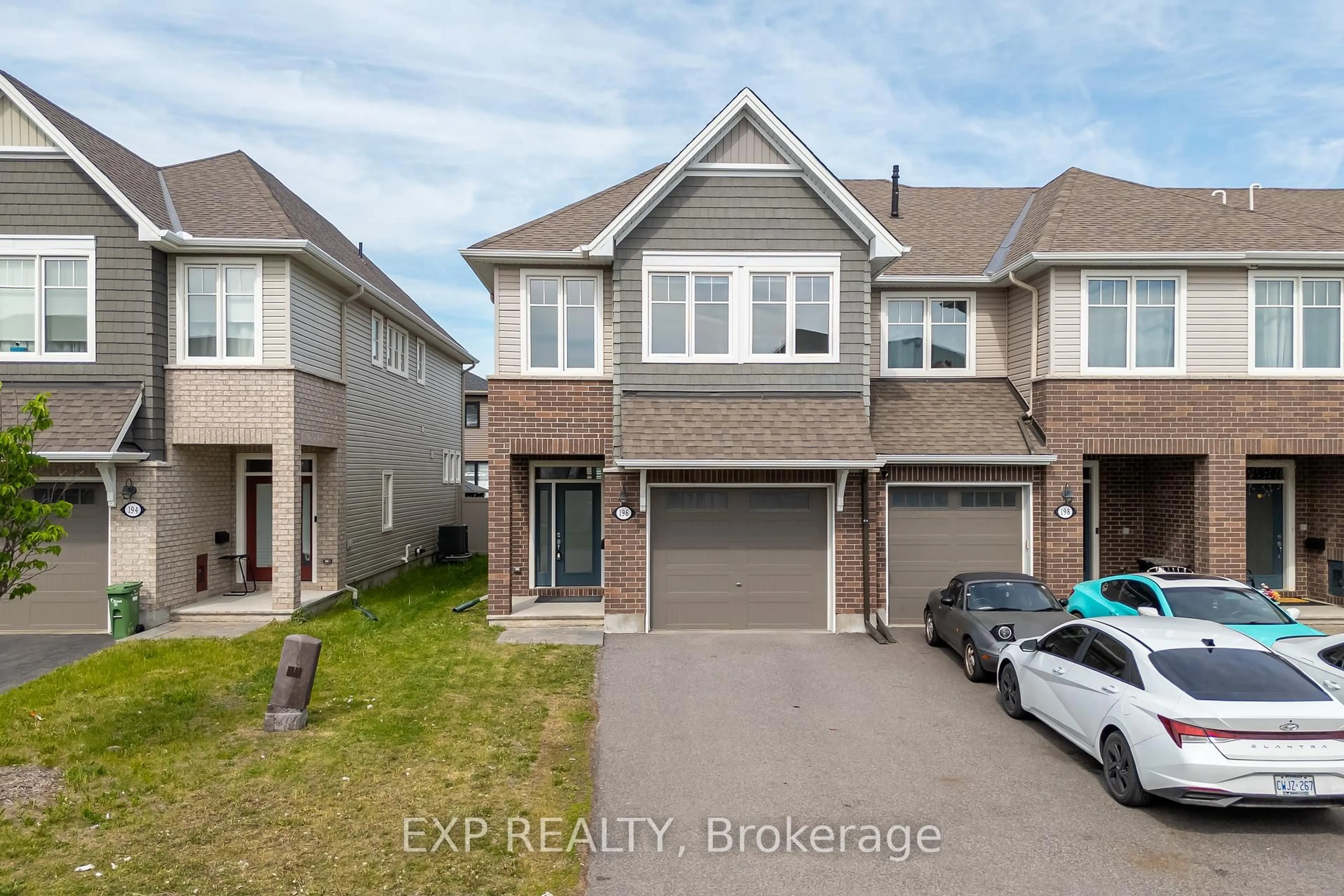 A pic from outside/outdoor area/front of a property/back of a property/a pic from drone, street for 196 Angelonia Cres, Ottawa Ontario K1T 0Y4