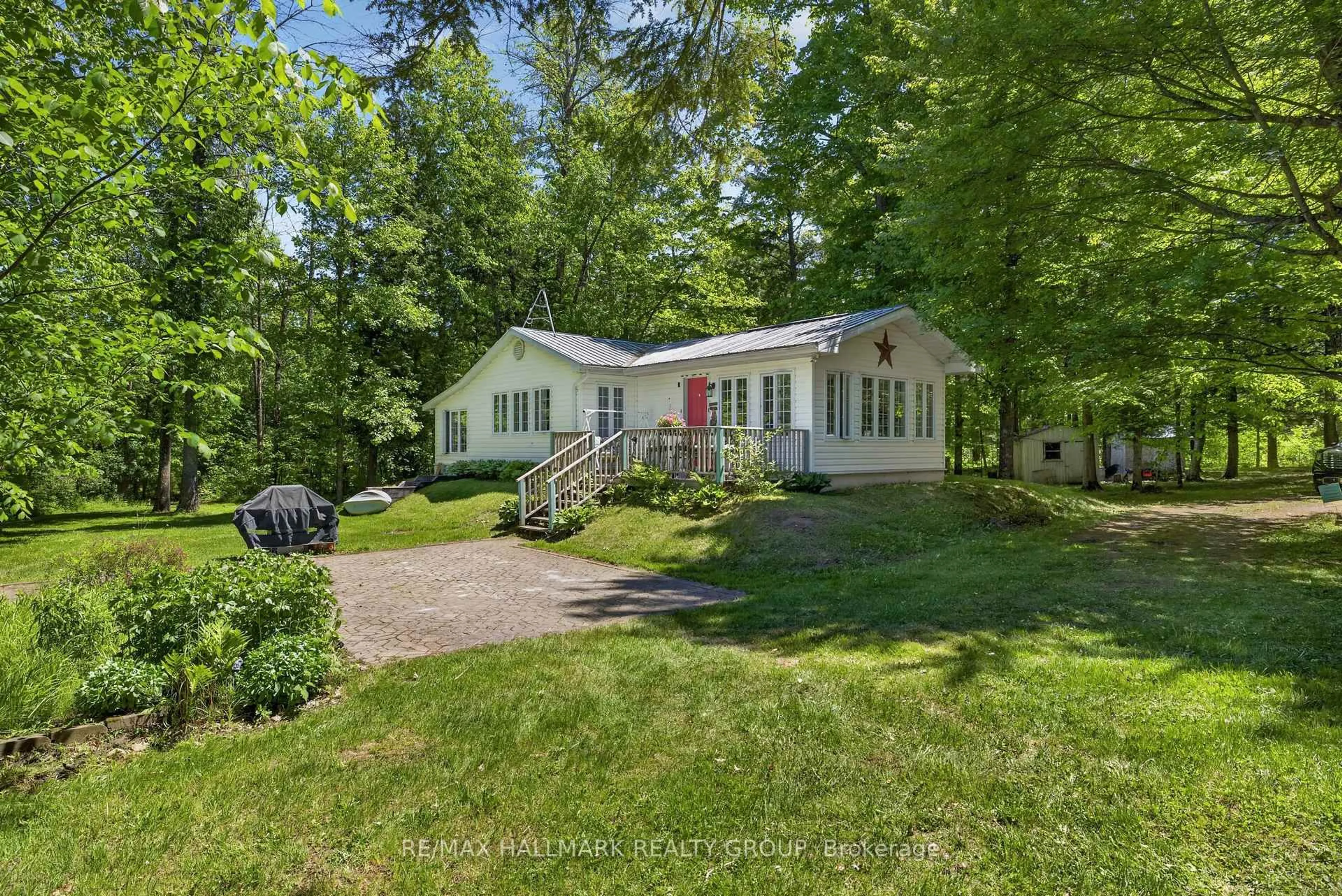 A pic from outside/outdoor area/front of a property/back of a property/a pic from drone, unknown for 2432 Bathurst 2nd Concession, Perth Ontario K7H 3C9