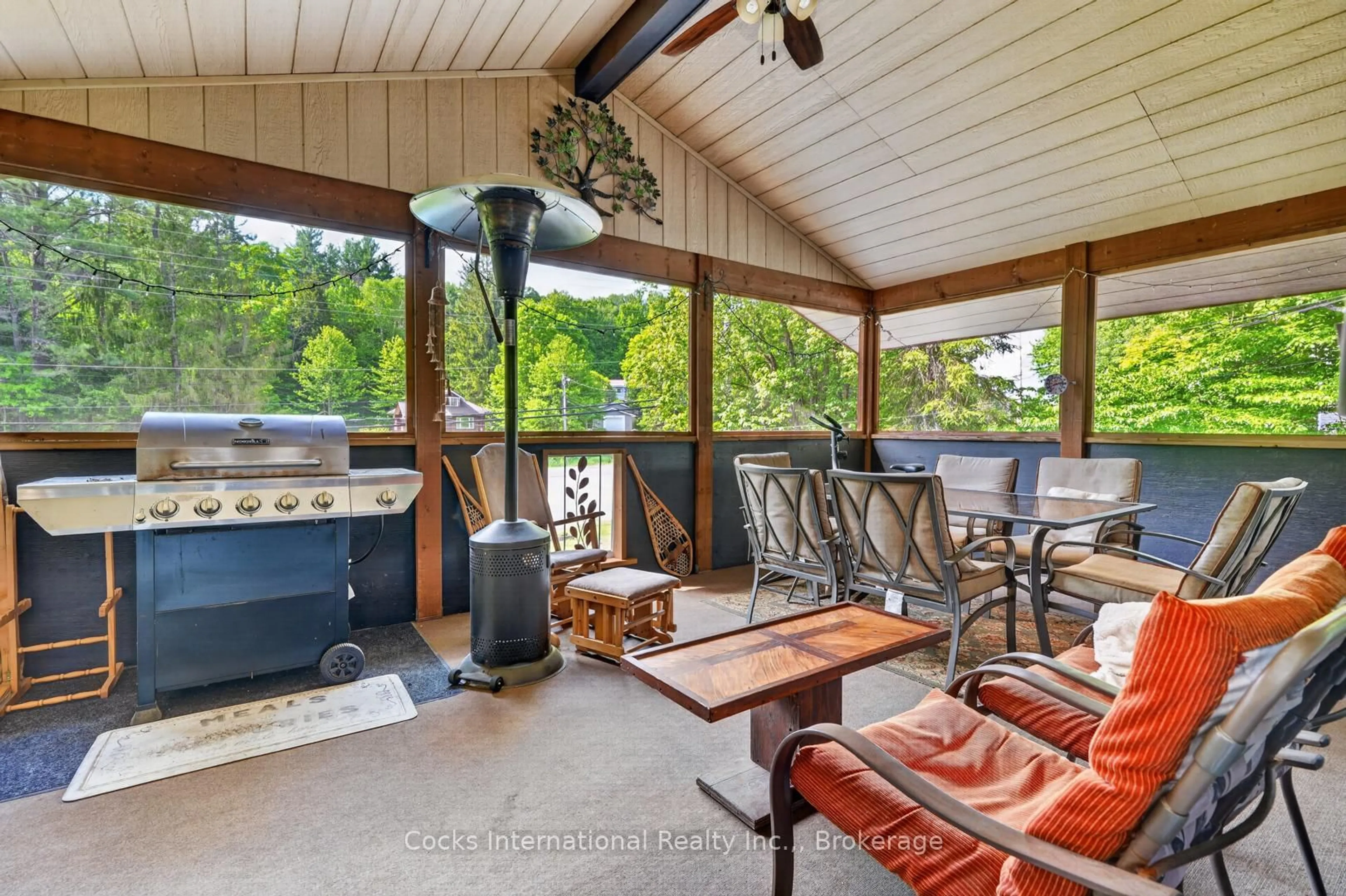 Patio, water/lake/river/ocean view for 306 Highway 141 Highway, Huntsville Ontario P0B 1M0