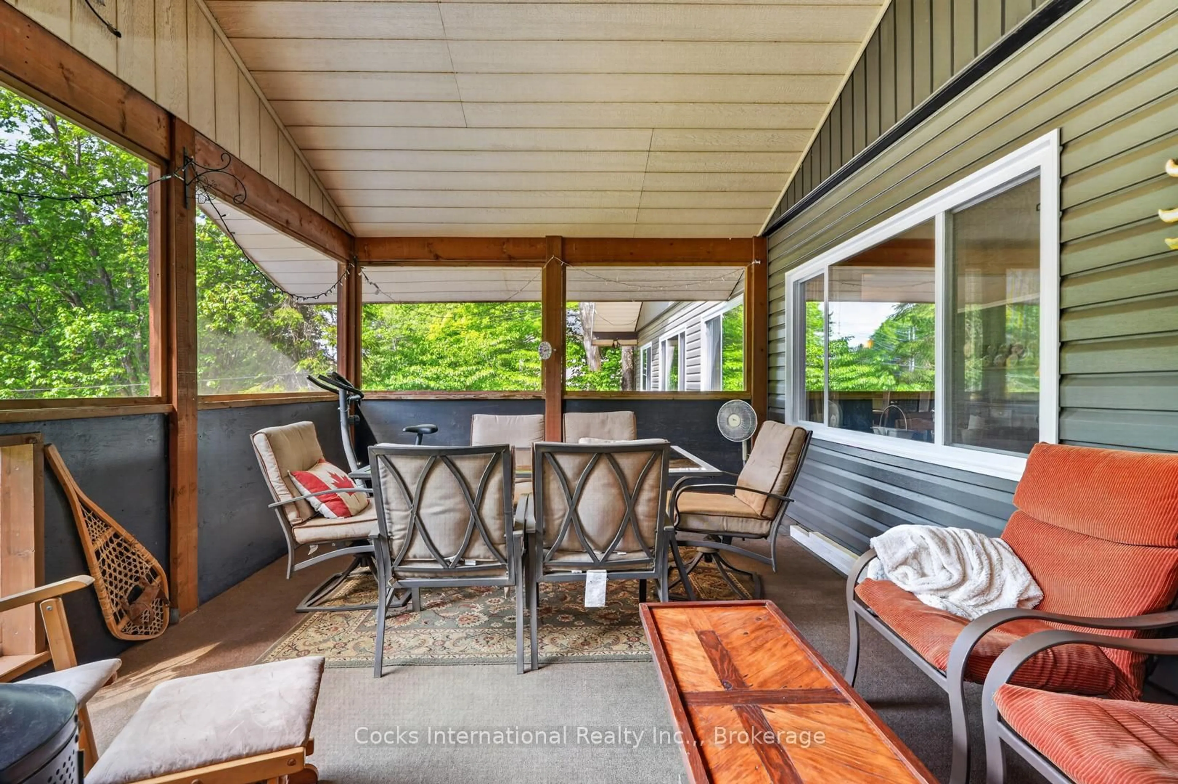 Patio, unknown for 306 Highway 141 Highway, Huntsville Ontario P0B 1M0