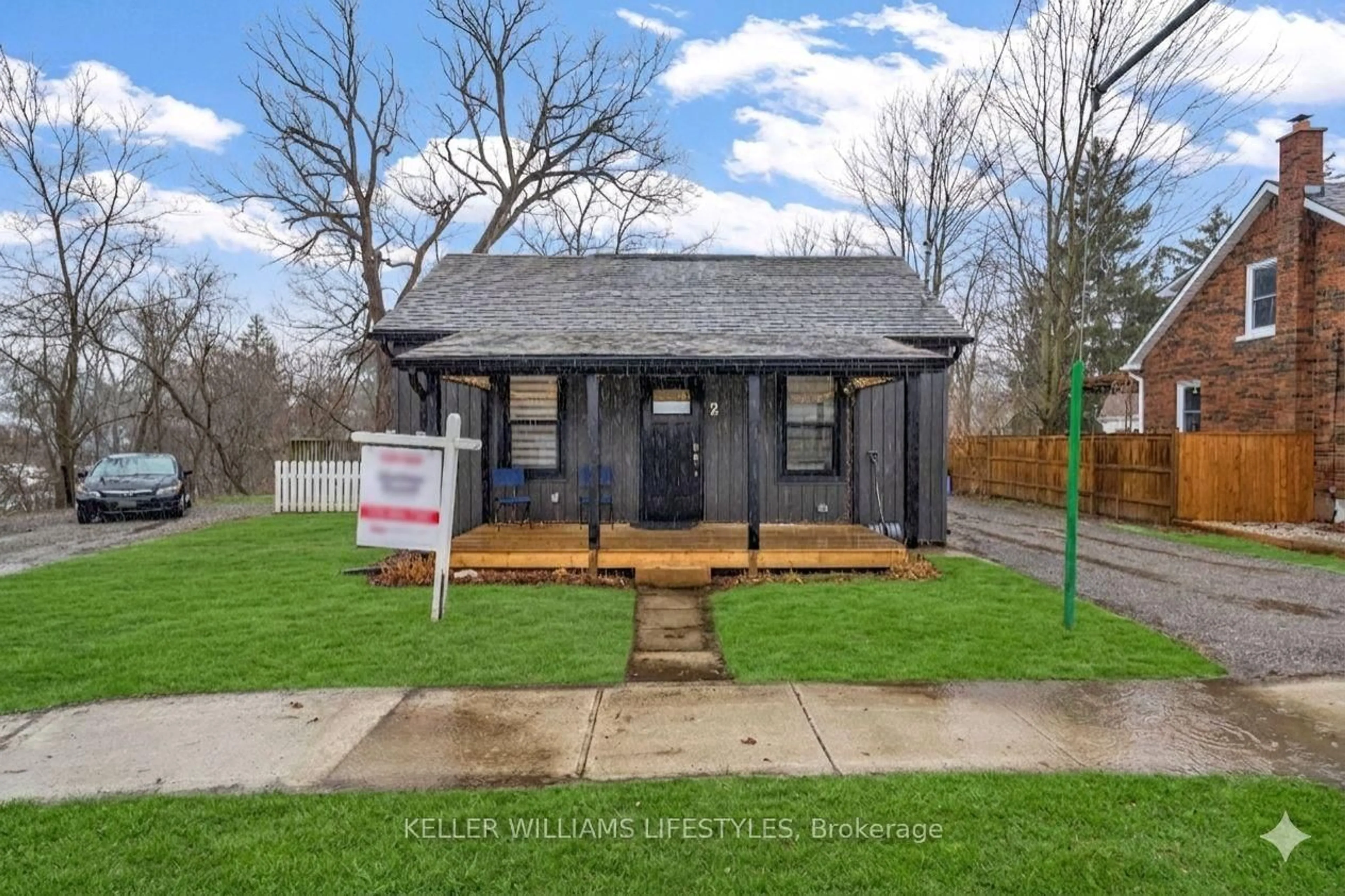 Unknown for 2 OPECHEE St, St. Thomas Ontario N5R 1V9