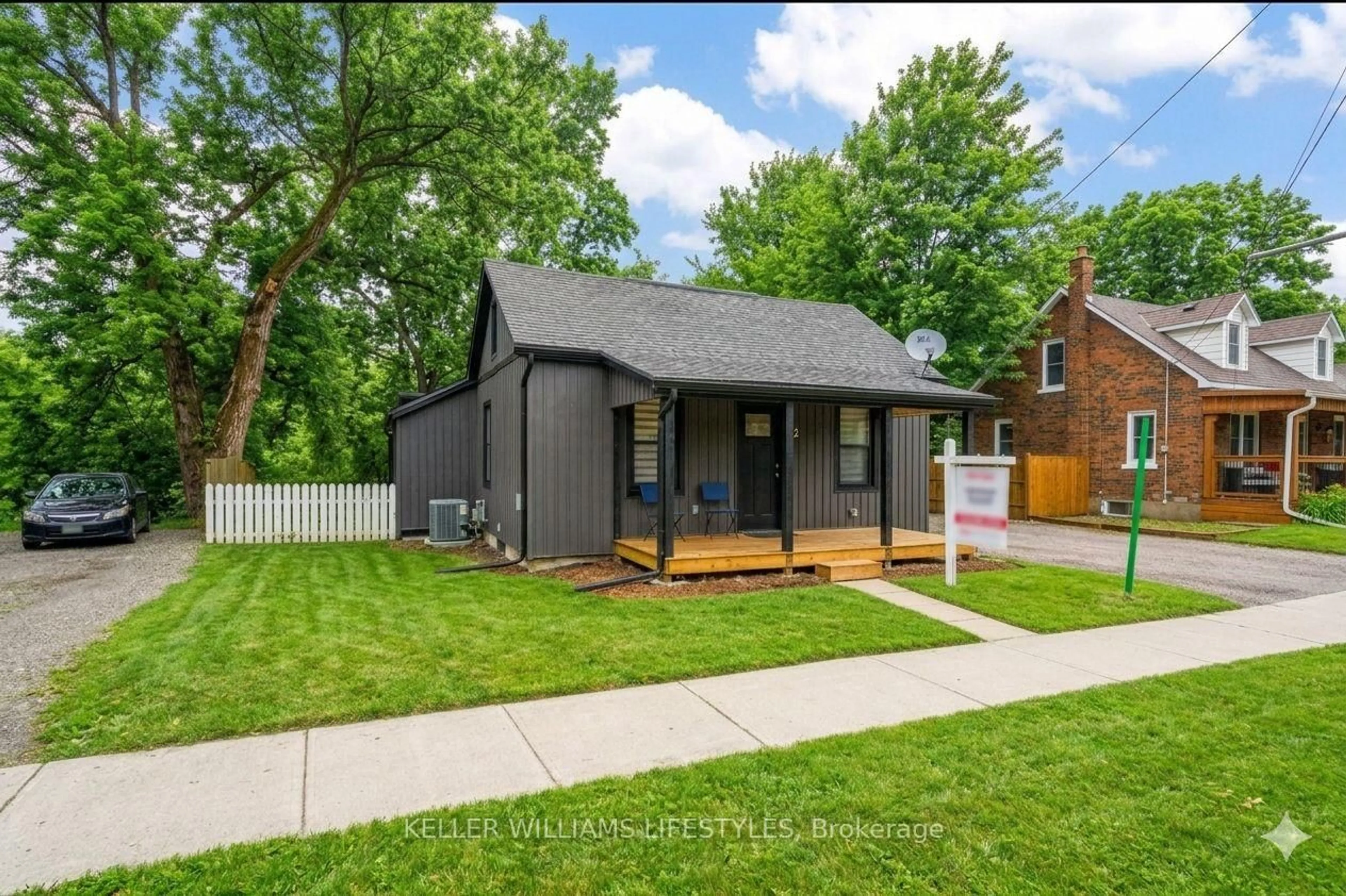 Unknown for 2 OPECHEE St, St. Thomas Ontario N5R 1V9