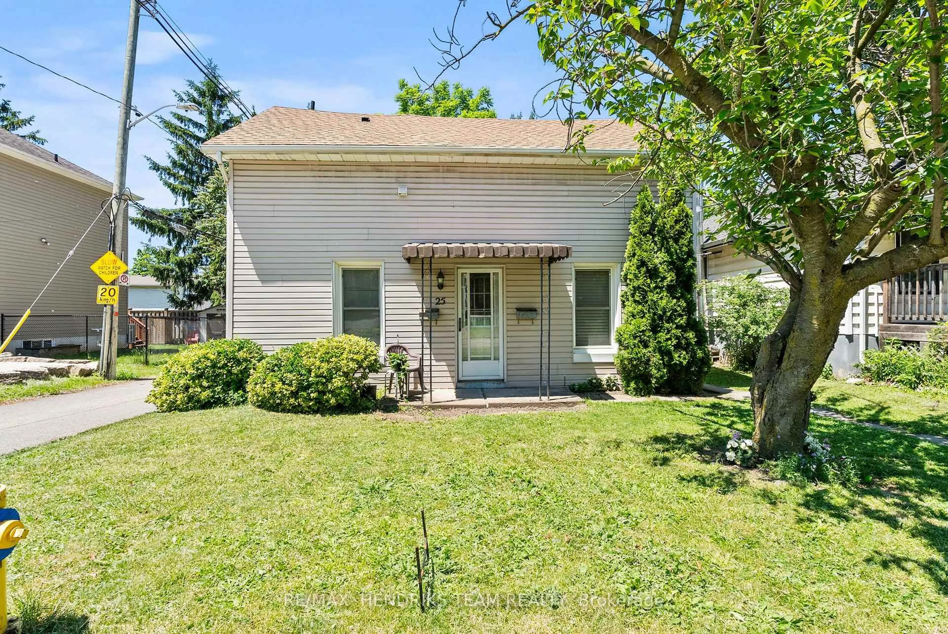 Unknown for 25 Bessey St, St. Catharines Ontario L2T 1L9