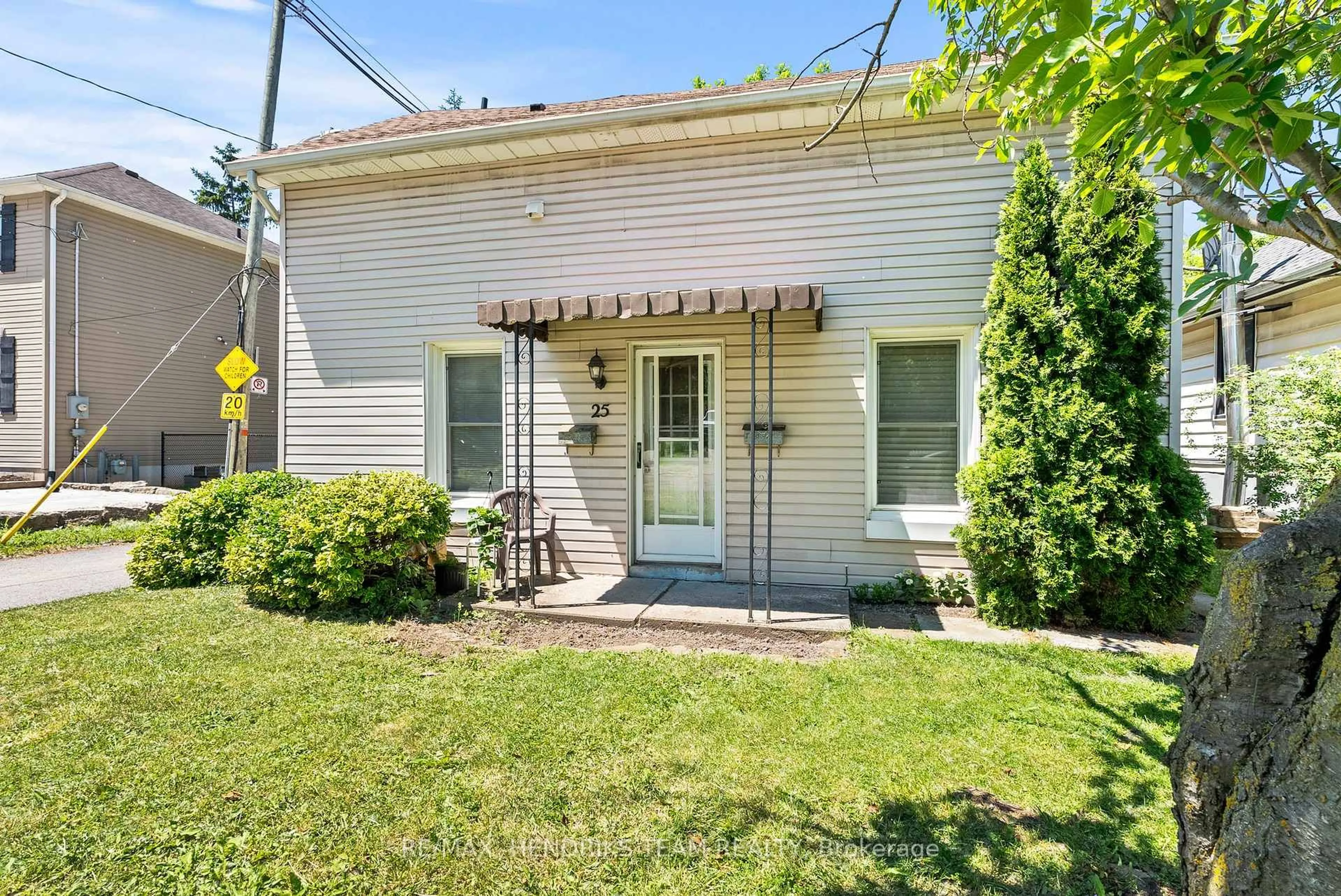 Unknown for 25 Bessey St, St. Catharines Ontario L2T 1L9