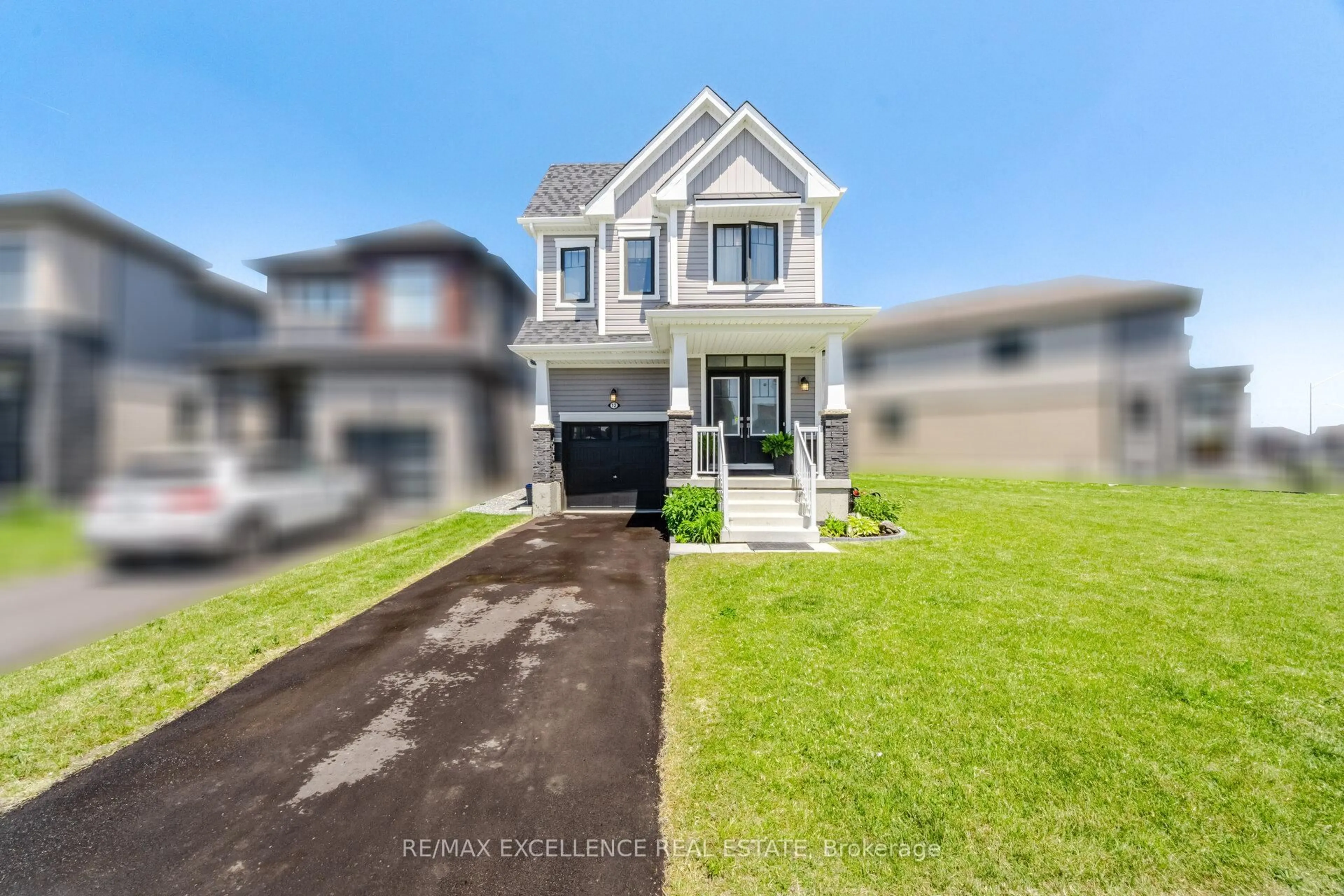 Home with vinyl exterior material, street for 12 Selection Hts, Thorold Ontario L2V 0P3