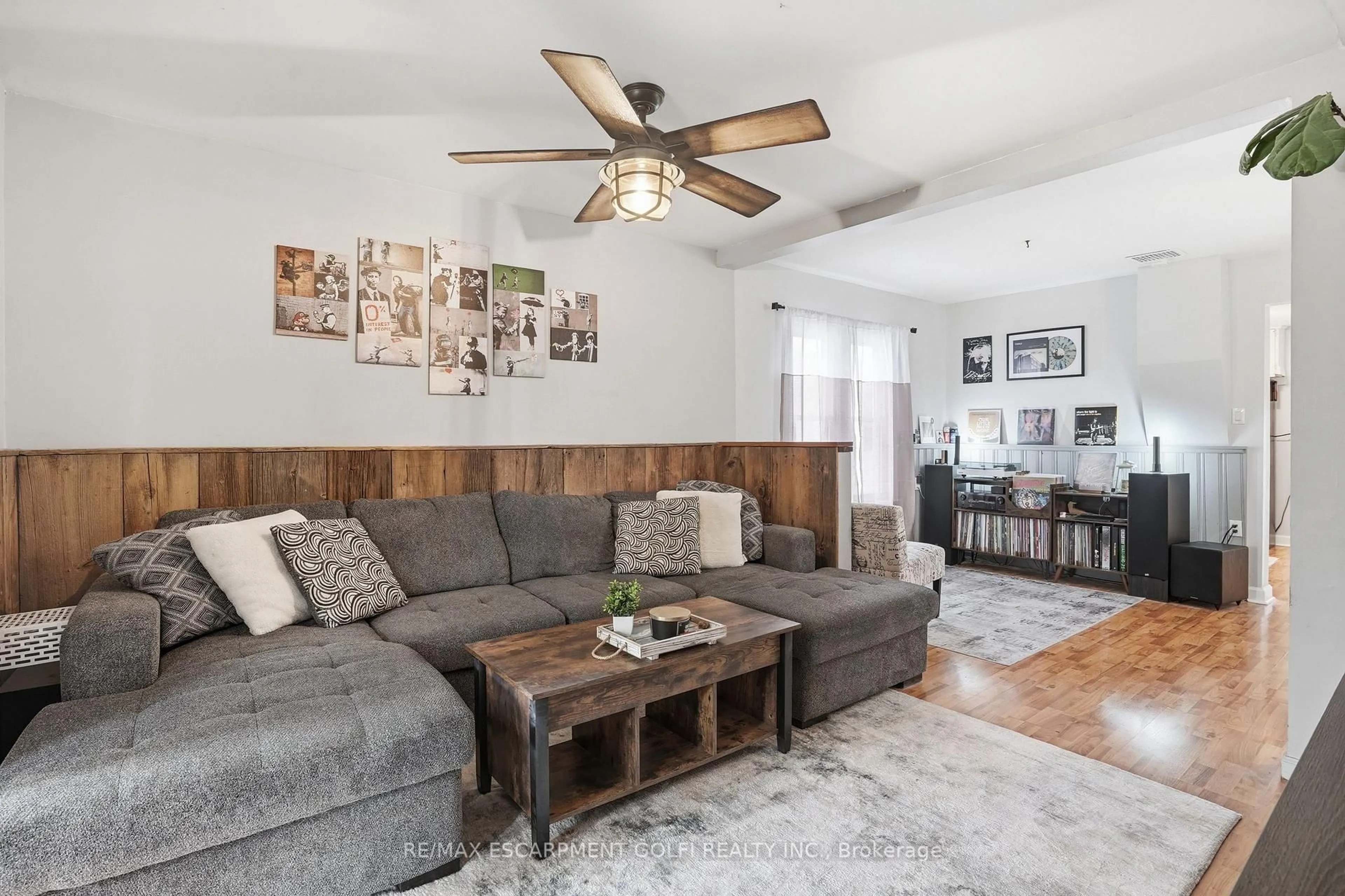 Living room with furniture, unknown for 632 Steele St, Port Colborne Ontario L3K 4Y7