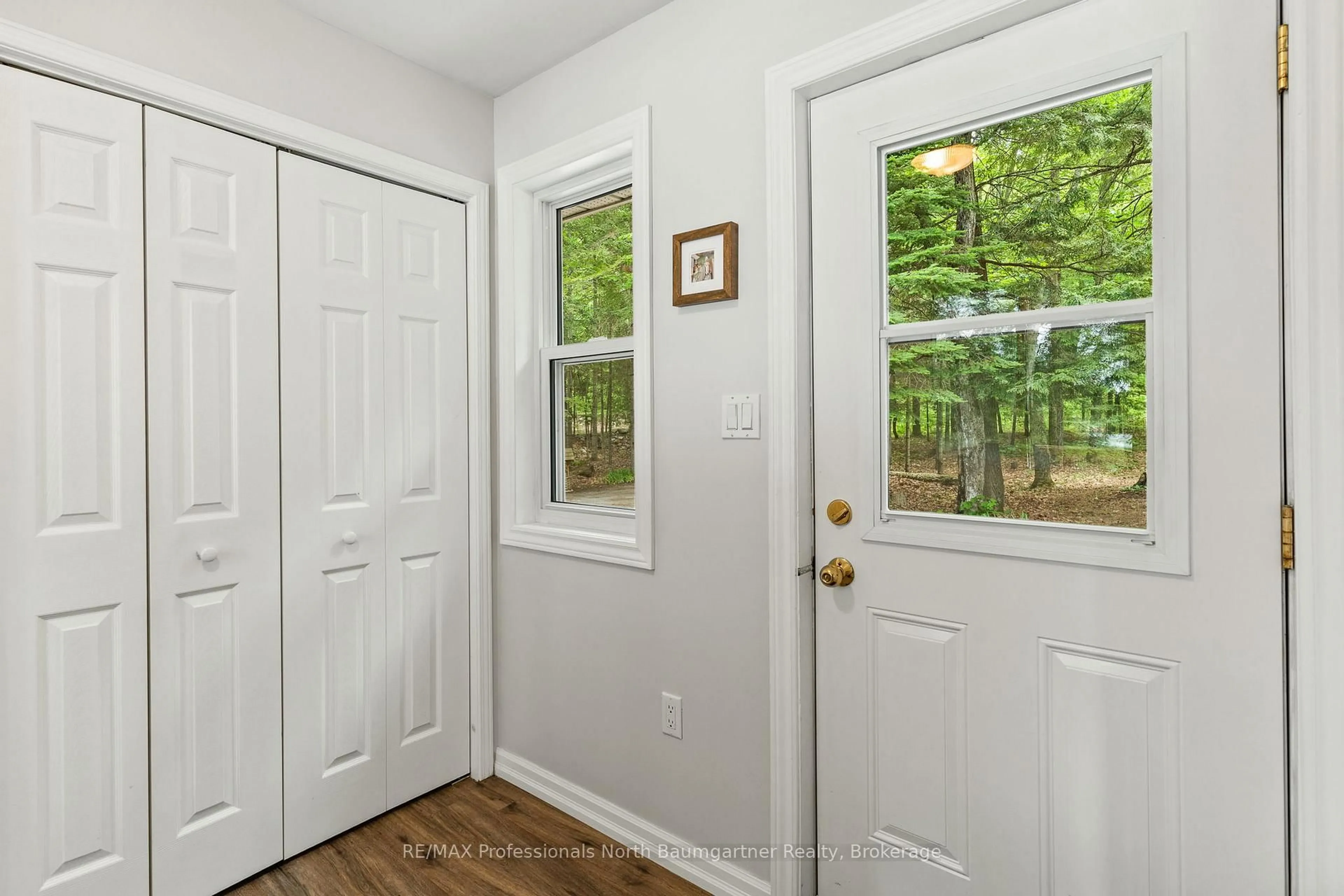 Indoor entryway for 1053 Porter Rd, Dysart et al Ontario K0M 1S0
