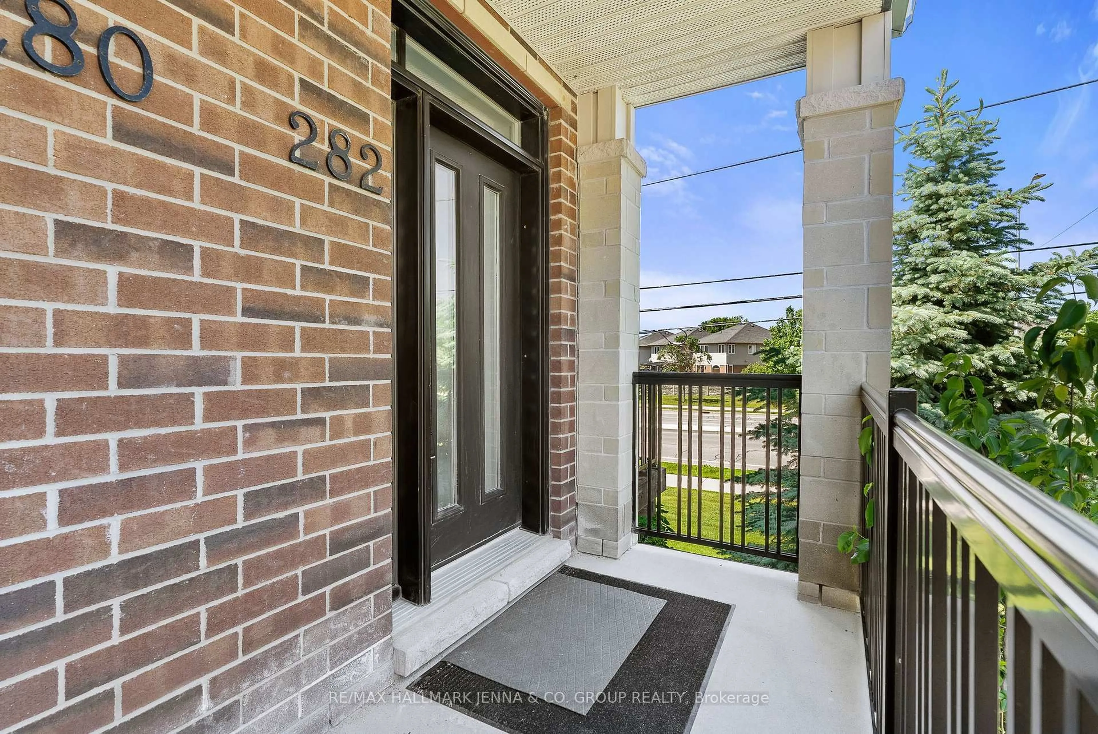 Indoor entryway for 282 Pembina Private #83, Ottawa Ontario K4M 0G7