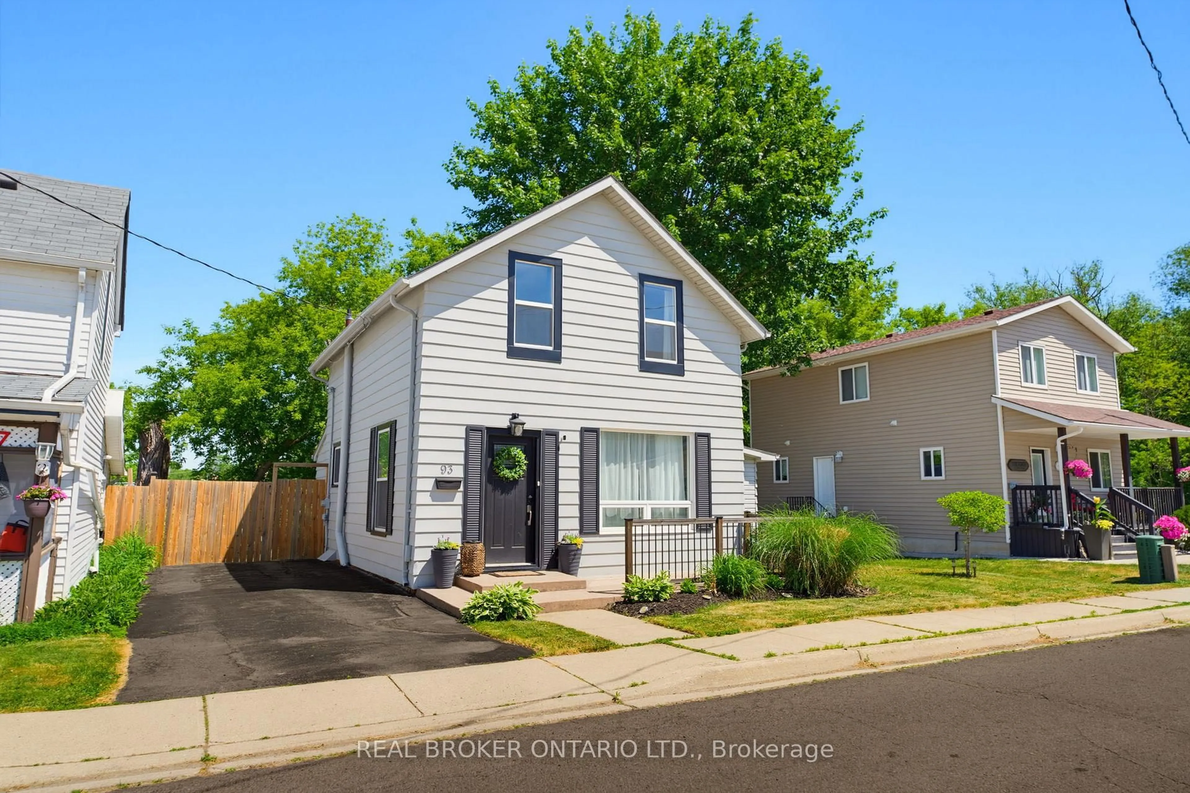 Home with vinyl exterior material, street for 93 Patterson St, Norfolk Ontario N3Y 1J4
