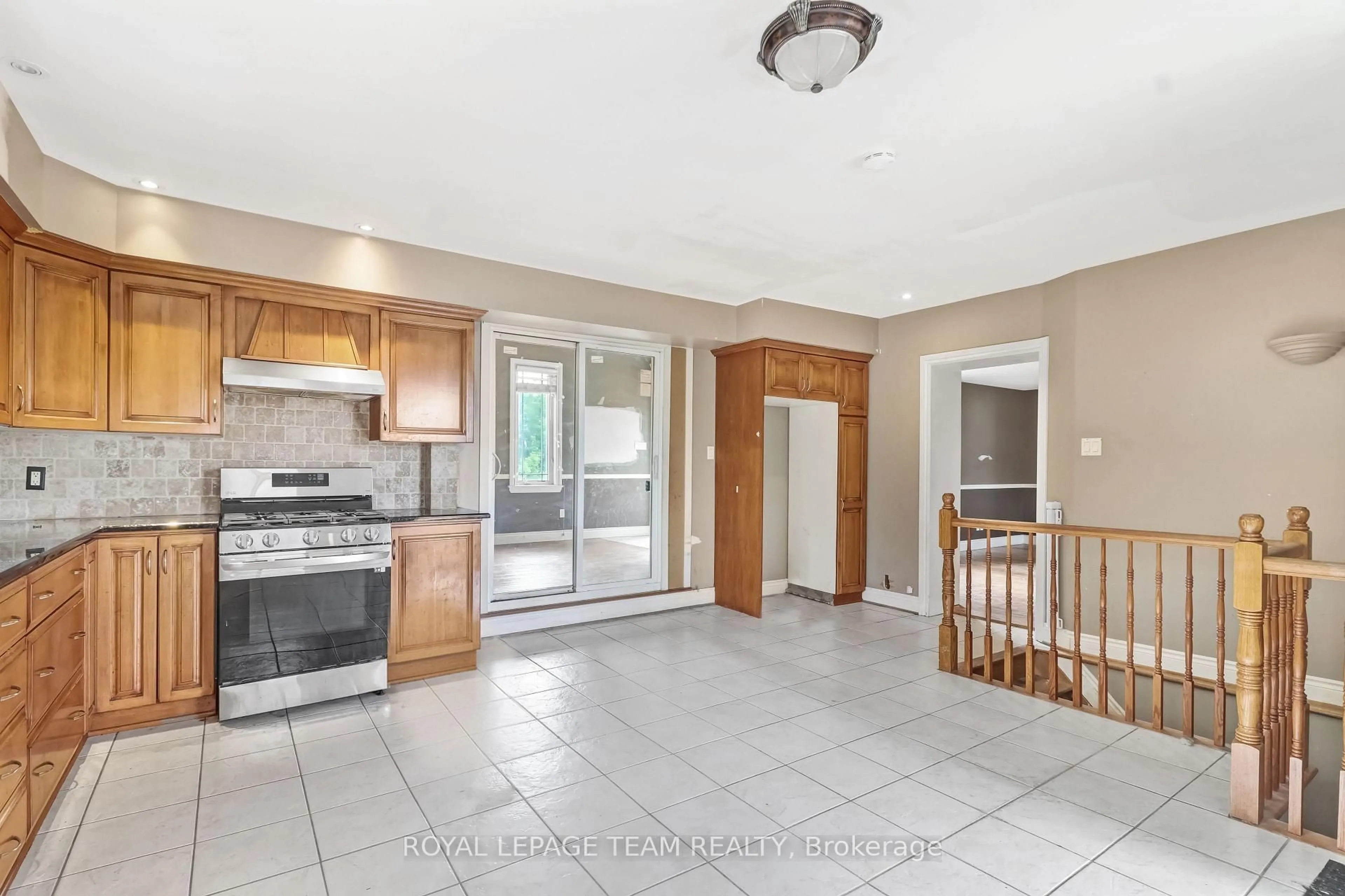 Open concept kitchen, ceramic/tile floor for 5742 Bank St, Greely Ontario K4P 1C3