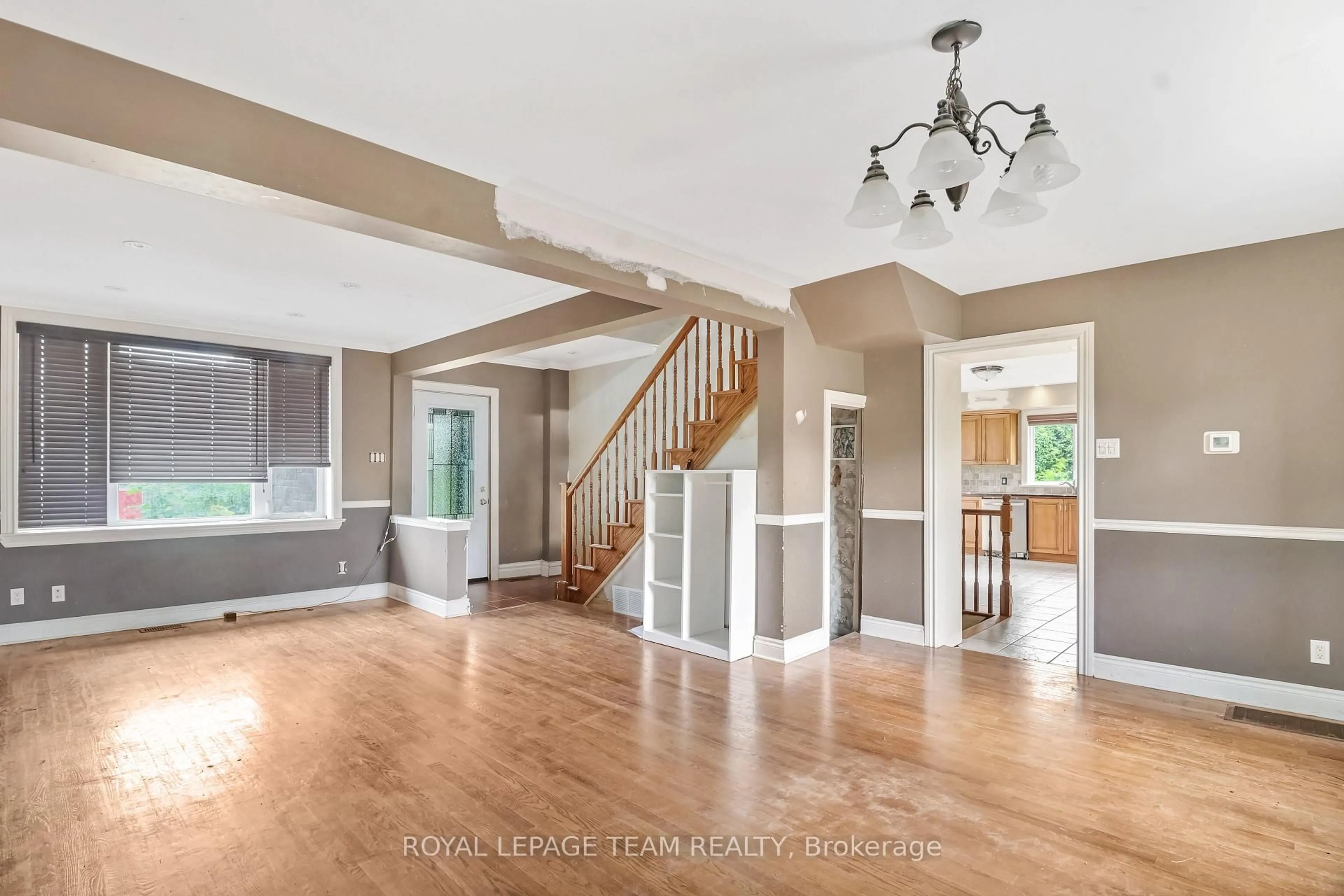 Unknown for 5742 Bank St, Greely Ontario K4P 1C3