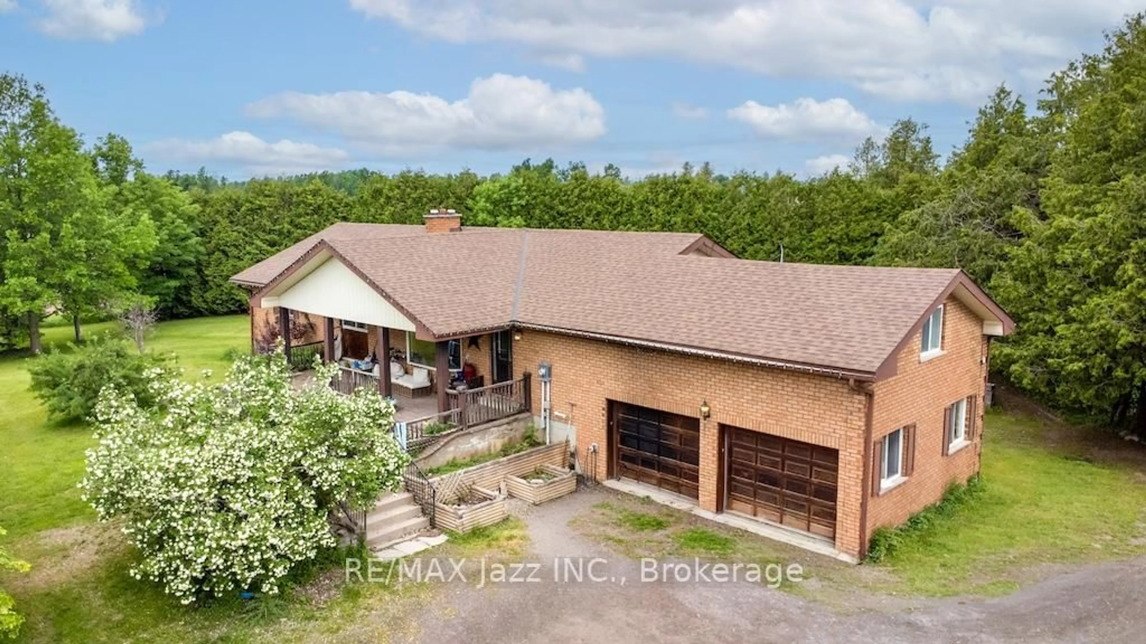 A pic from outside/outdoor area/front of a property/back of a property/a pic from drone, building for 270 Clifford Rd, Douro-Dummer Ontario K0L 3A0