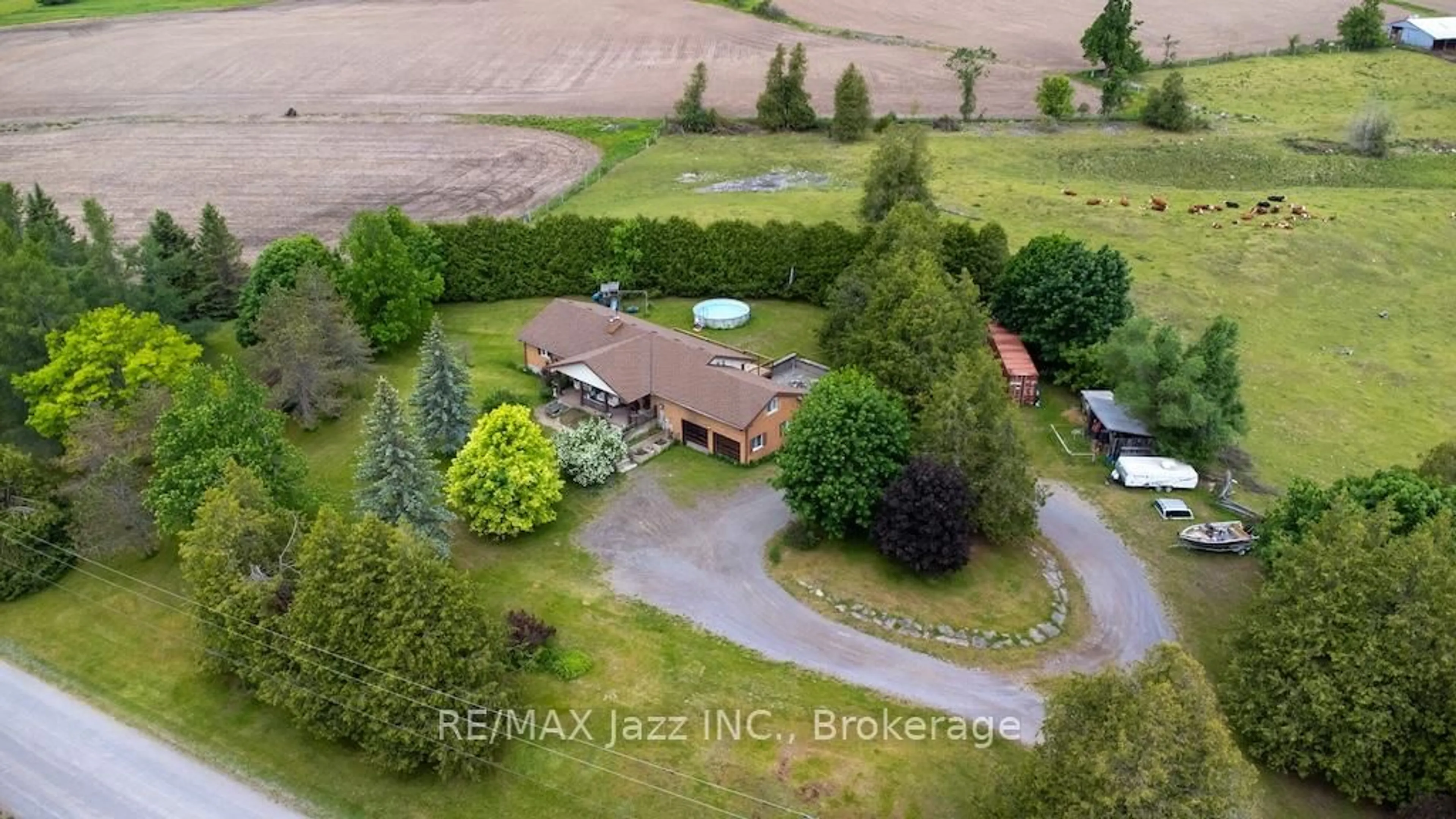 A pic from outside/outdoor area/front of a property/back of a property/a pic from drone, building for 270 Clifford Rd, Douro-Dummer Ontario K0L 3A0