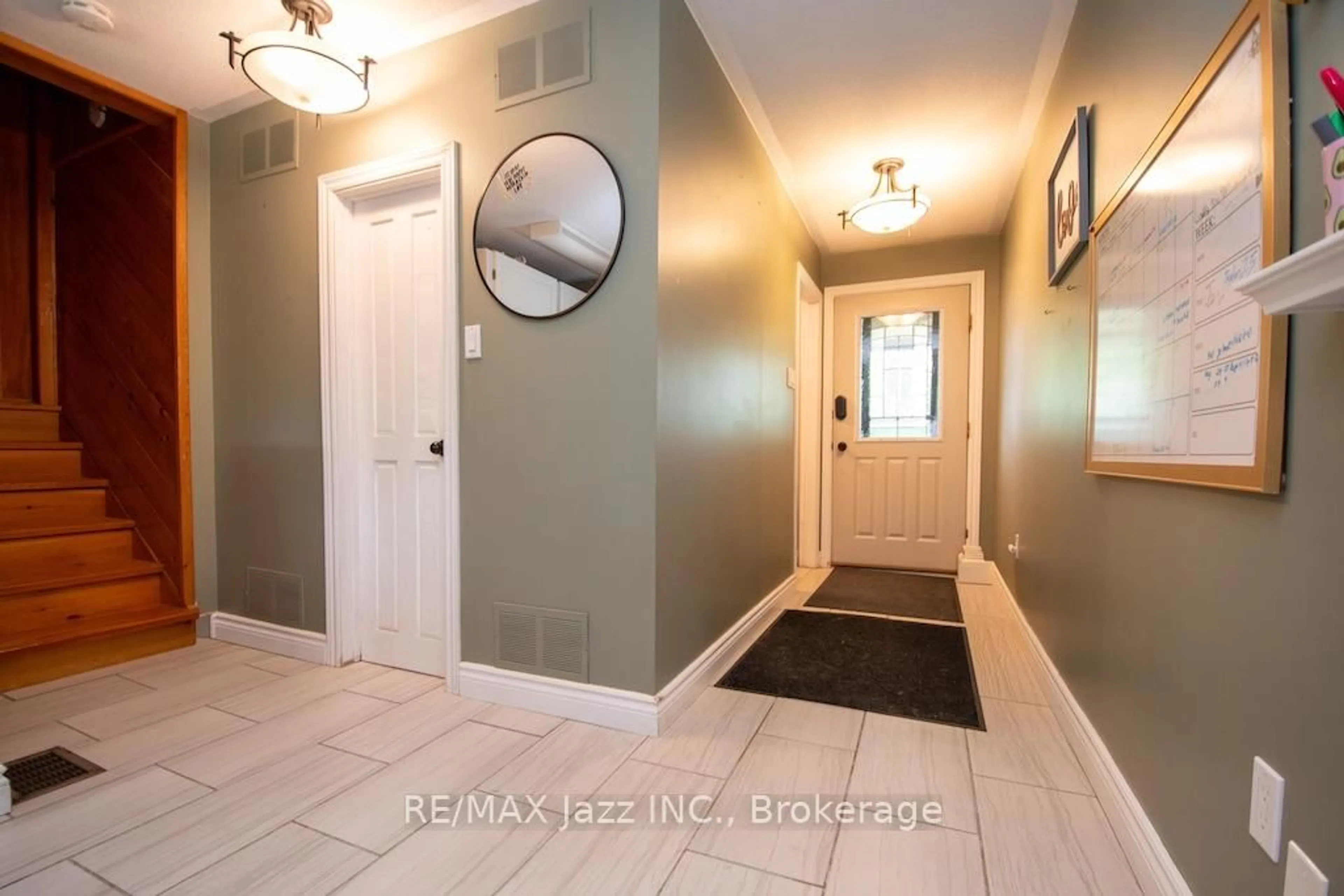 Indoor entryway for 270 Clifford Rd, Douro-Dummer Ontario K0L 3A0