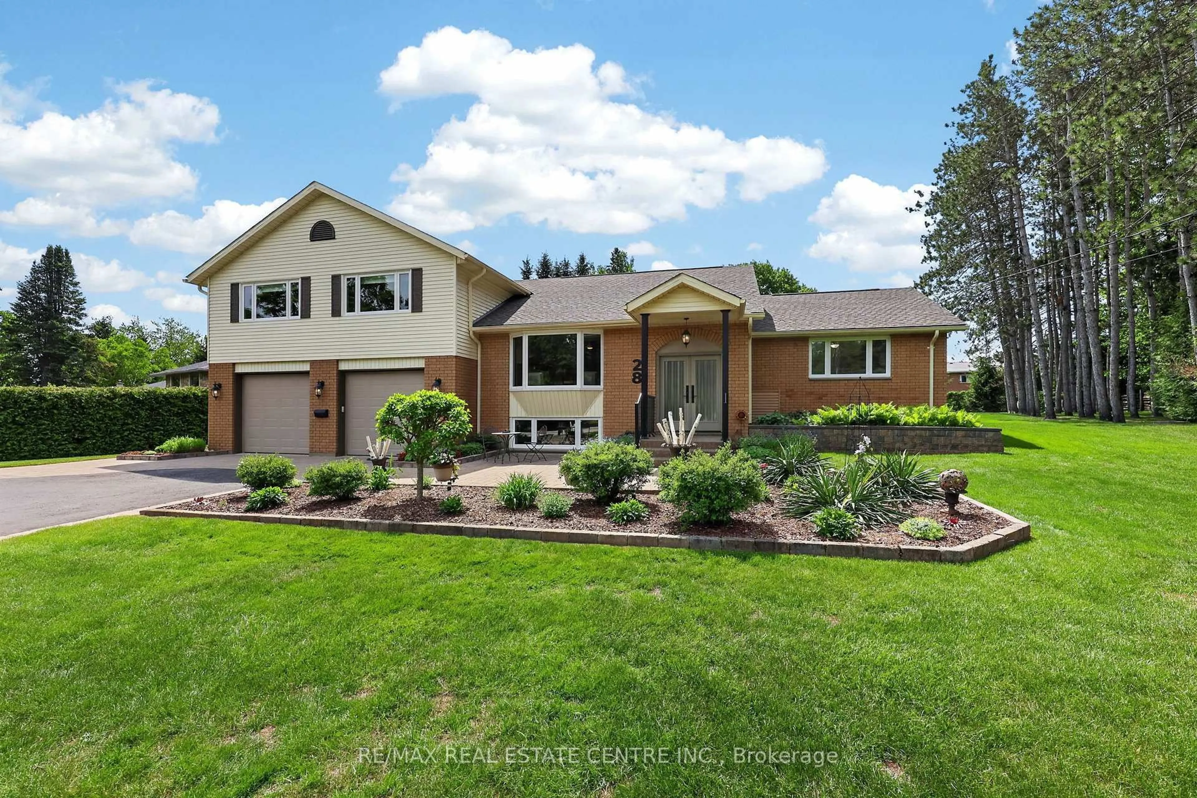 Home with brick exterior material, unknown for 28 Starrview Cres, Mono Ontario L9W 3B1