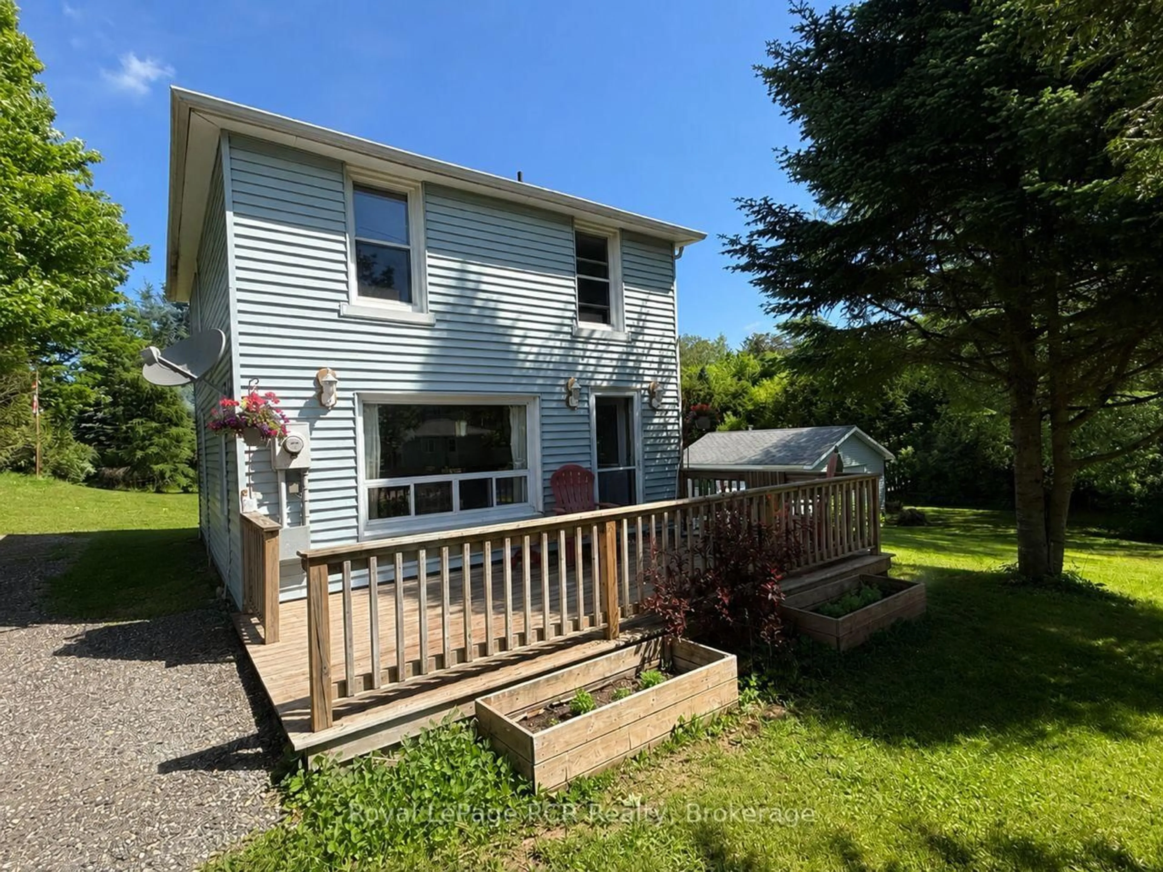 A pic from outside/outdoor area/front of a property/back of a property/a pic from drone, unknown for 137 Torry St, Grey Highlands Ontario N0C 1K0