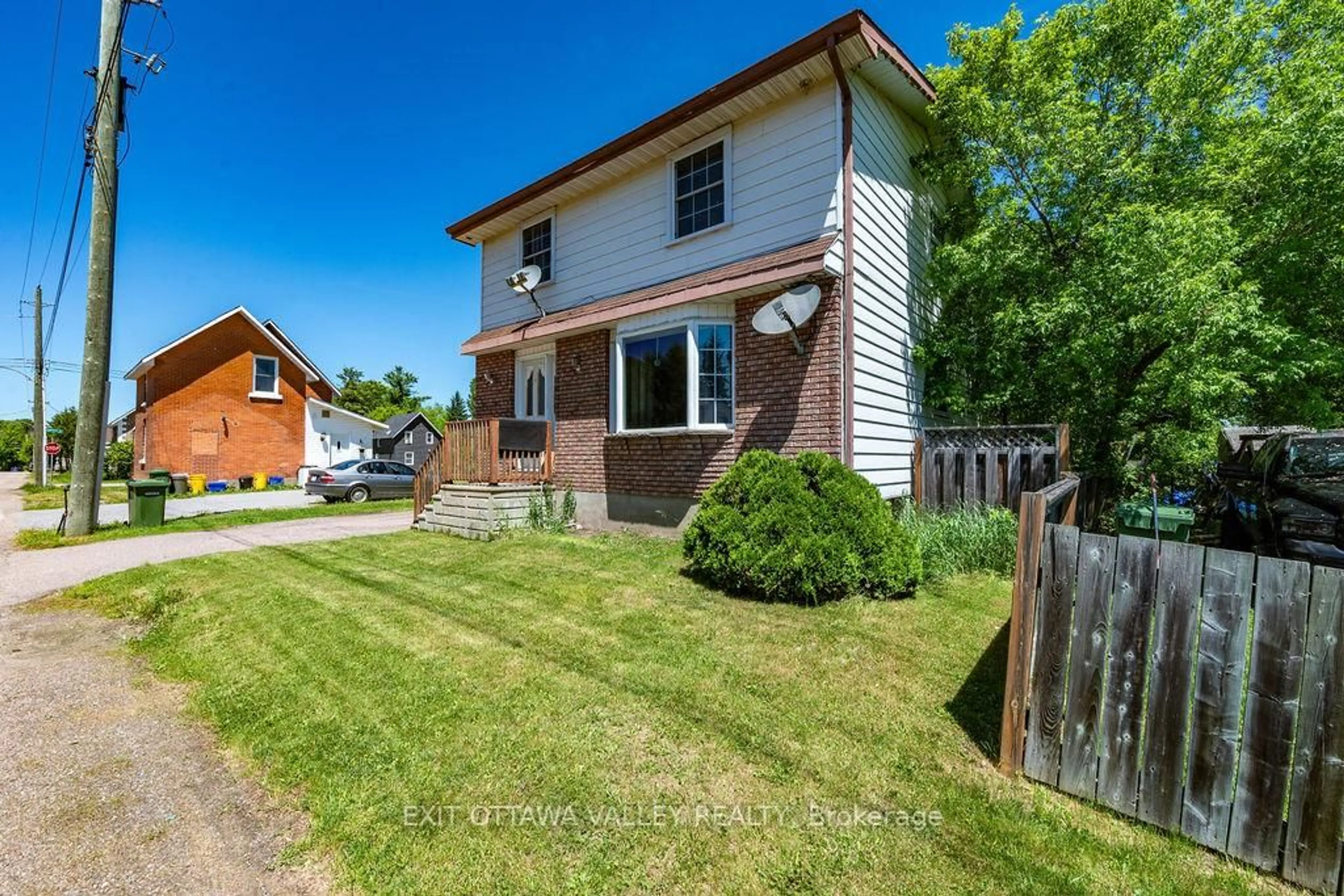 Unknown for 341 Craig St, Pembroke Ontario K8A 3S7