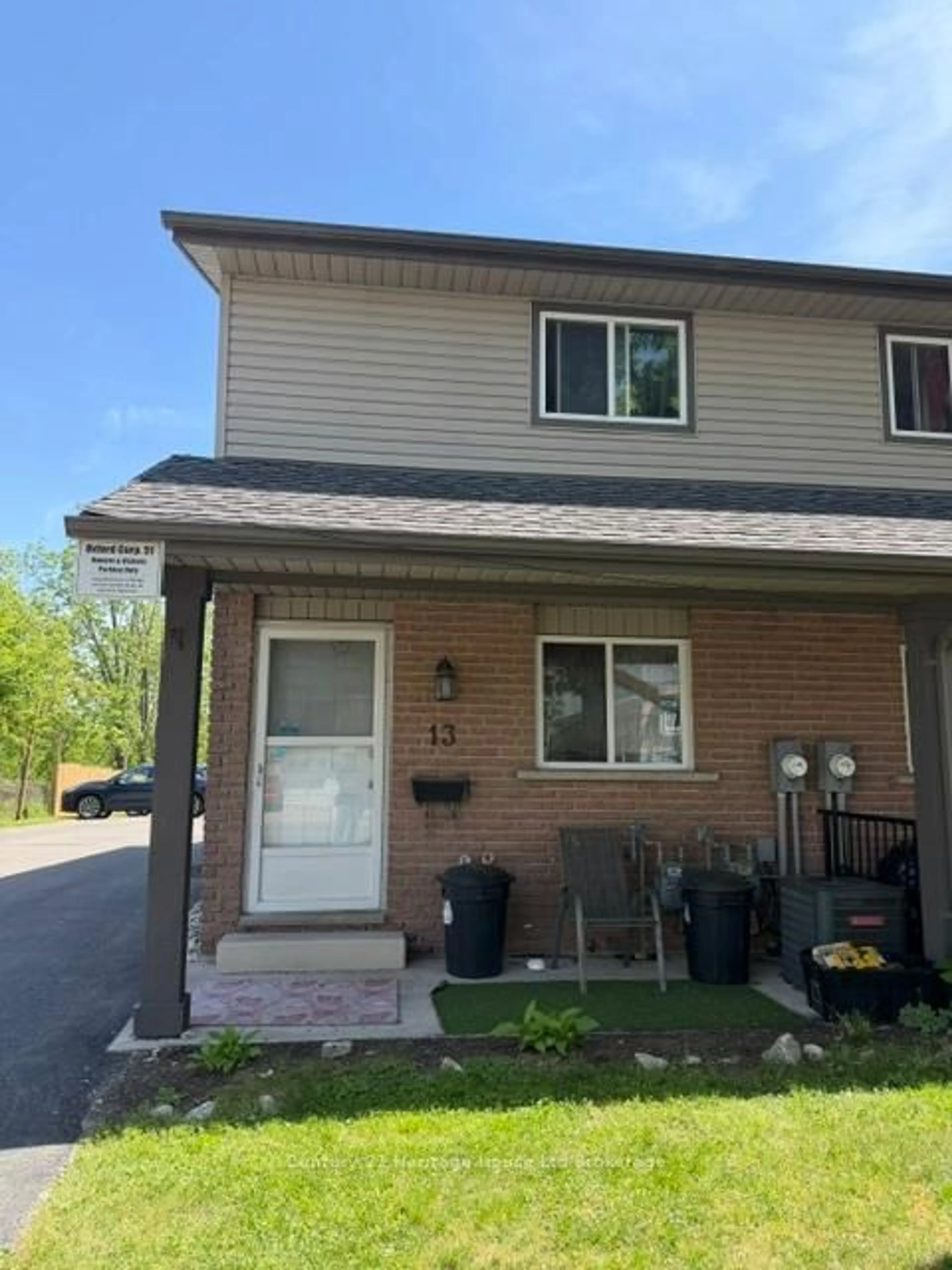 Home with vinyl exterior material, street for 900 James St #13, Woodstock Ontario N4S 1S4