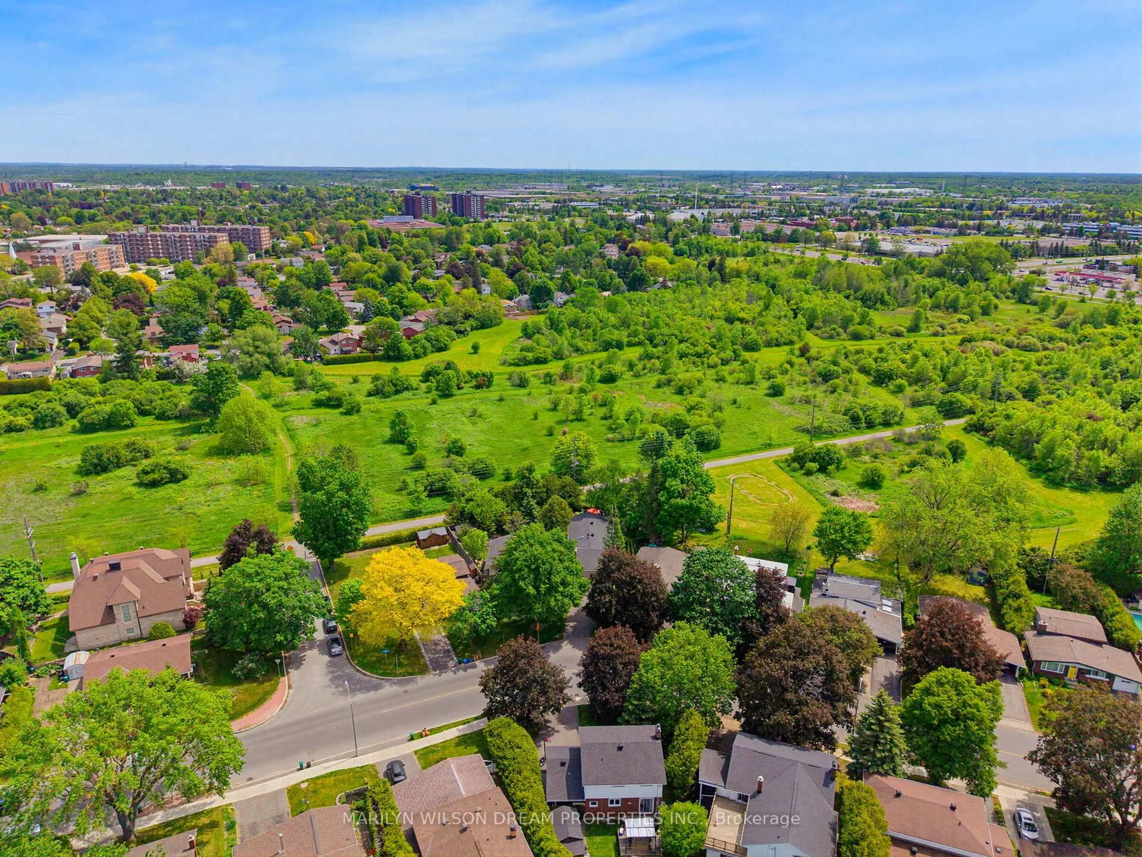 A pic from outside/outdoor area/front of a property/back of a property/a pic from drone, street for 2030 Featherston Dr, Ottawa Ontario K1H 6P9