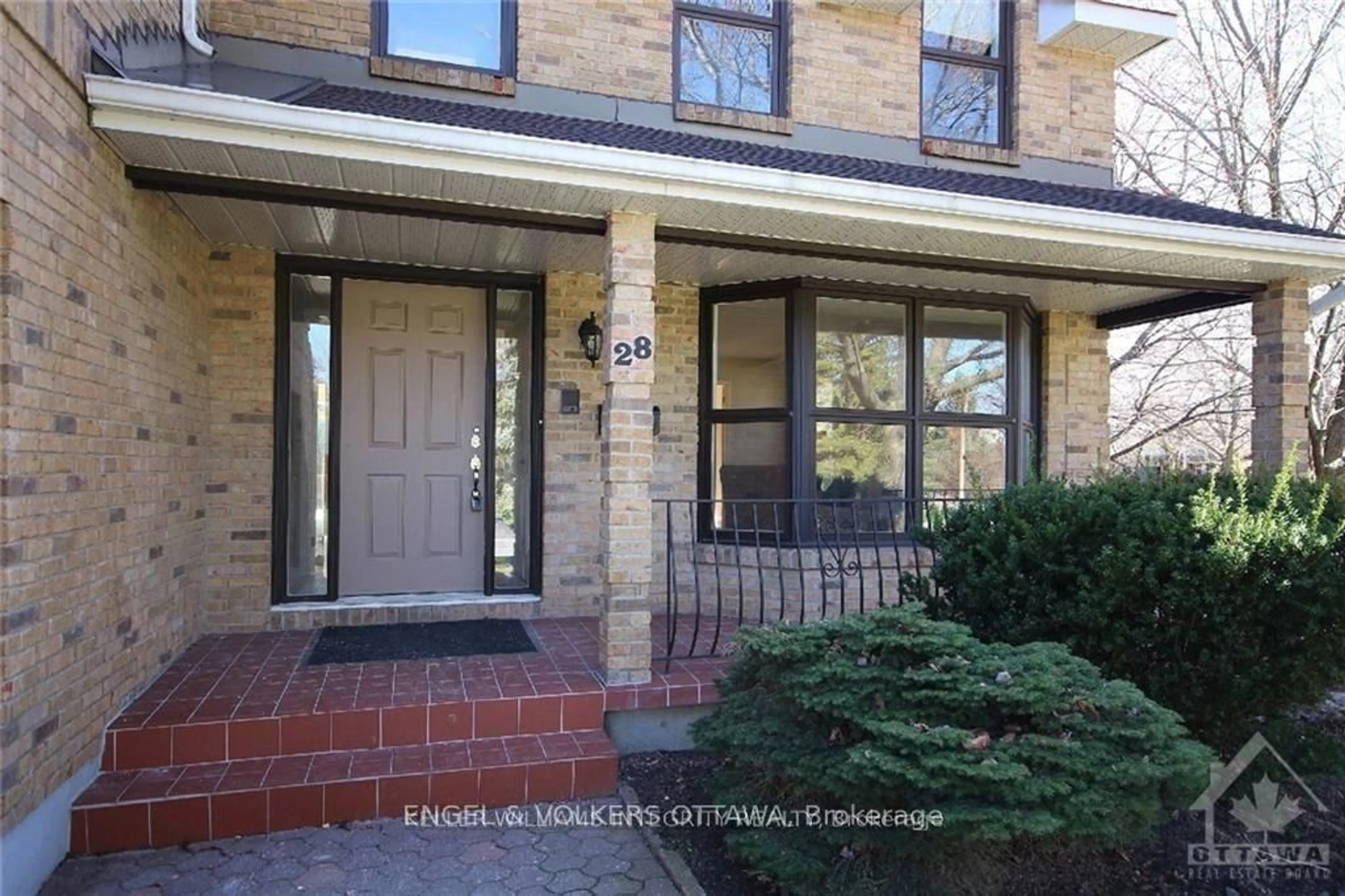 Home with brick exterior material, street for 28 COUNTRY CLUB Dr, Ottawa Ontario K1V 9Y5