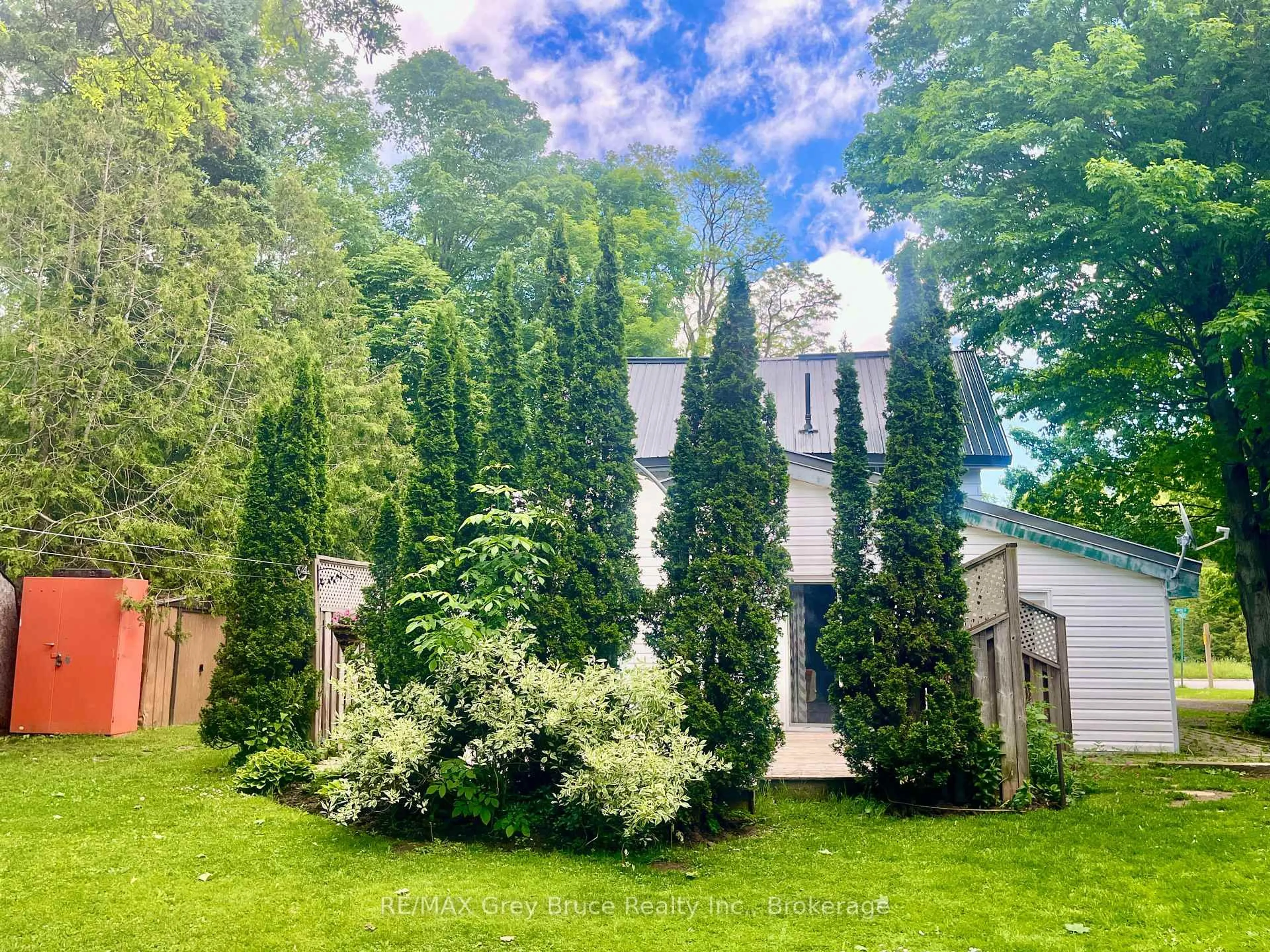 A pic from outside/outdoor area/front of a property/back of a property/a pic from drone, forest/trees view for 212 Yonge St, Arran-Elderslie Ontario N0H 2N0
