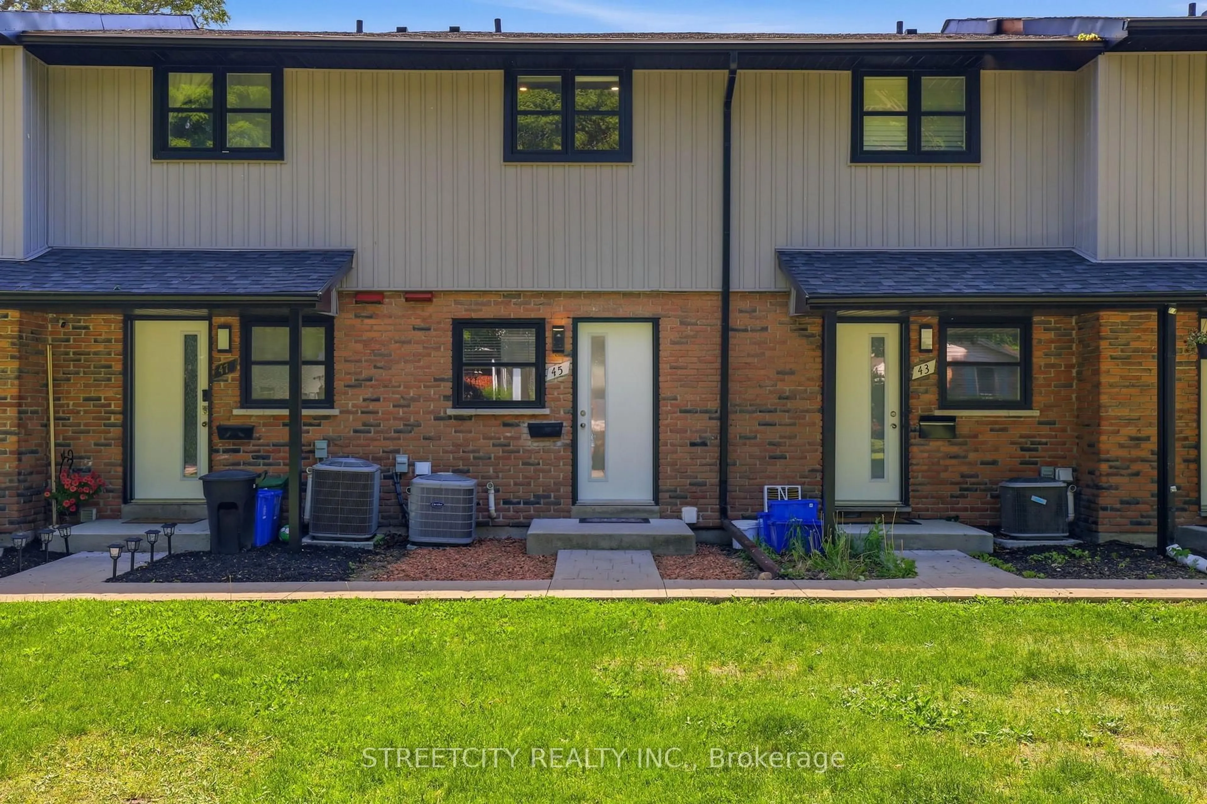 Unknown for 45 Toulon Cres, London East Ontario N5V 1J4