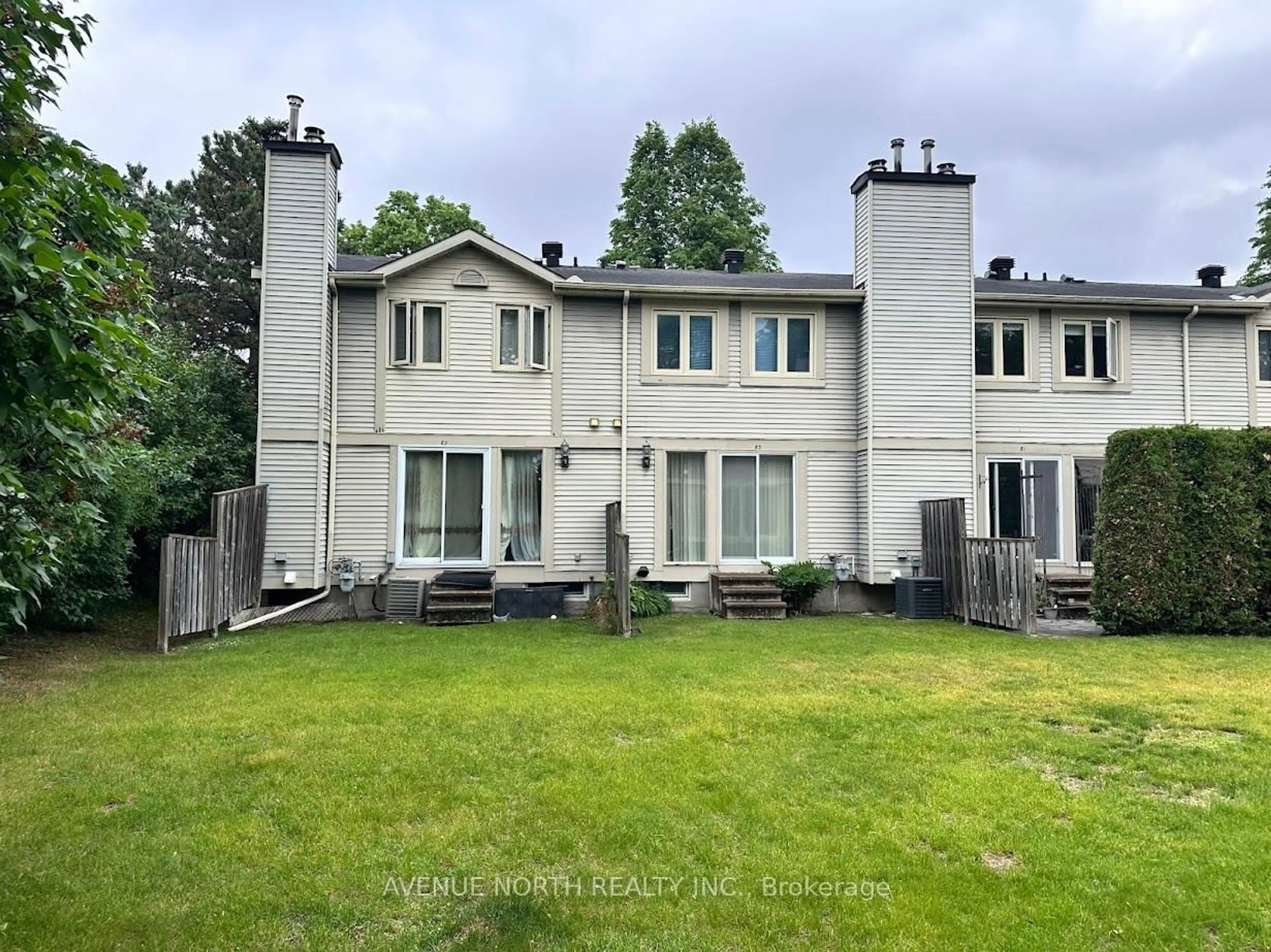 A pic from outside/outdoor area/front of a property/back of a property/a pic from drone, unknown for 85 Birmingham Private #9, Ottawa Ontario K2H 9P2