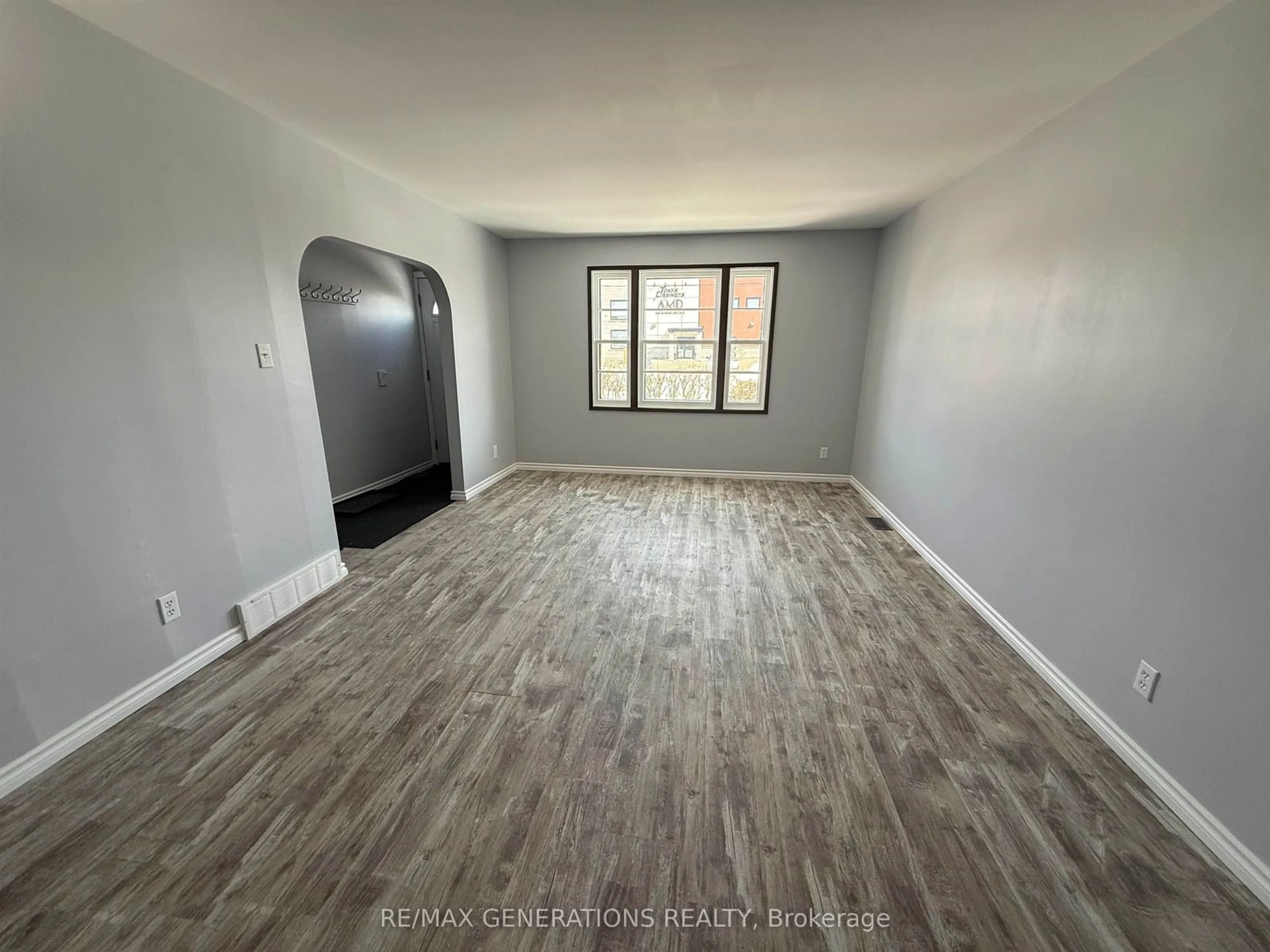 A pic of a room for 369 Cumberland St, Thunder Bay Ontario P7A 4P4